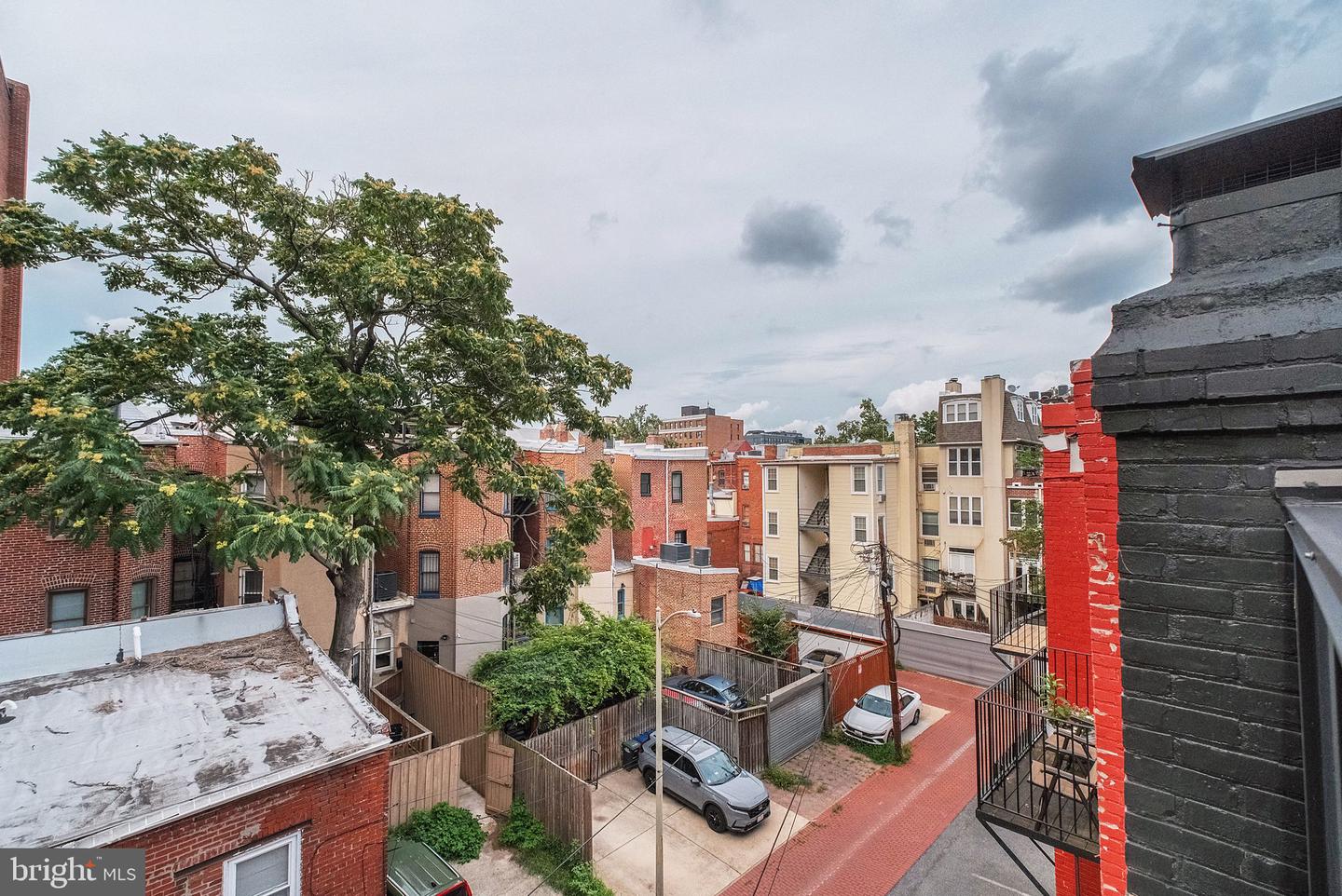 1619 SWANN ST NW #4, WASHINGTON, District Of Columbia 20009, 2 Bedrooms Bedrooms, ,2 BathroomsBathrooms,Residential,For sale,1619 SWANN ST NW #4,DCDC2210342 MLS # DCDC2210342