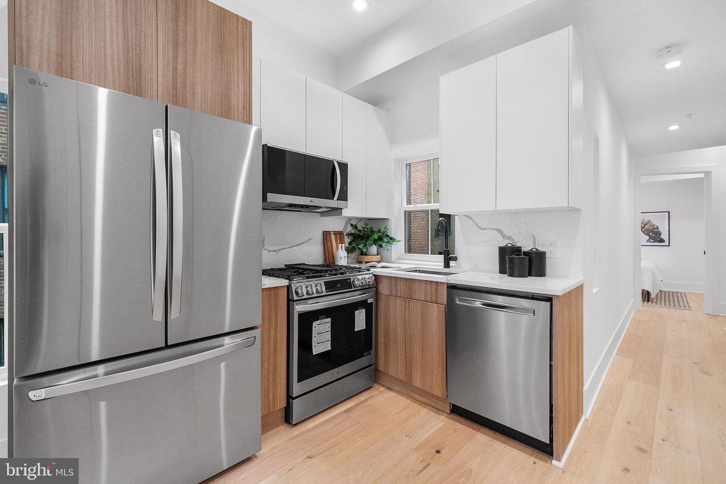 1619 SWANN ST NW #4, WASHINGTON, District Of Columbia 20009, 2 Bedrooms Bedrooms, ,2 BathroomsBathrooms,Residential,For sale,1619 SWANN ST NW #4,DCDC2210342 MLS # DCDC2210342