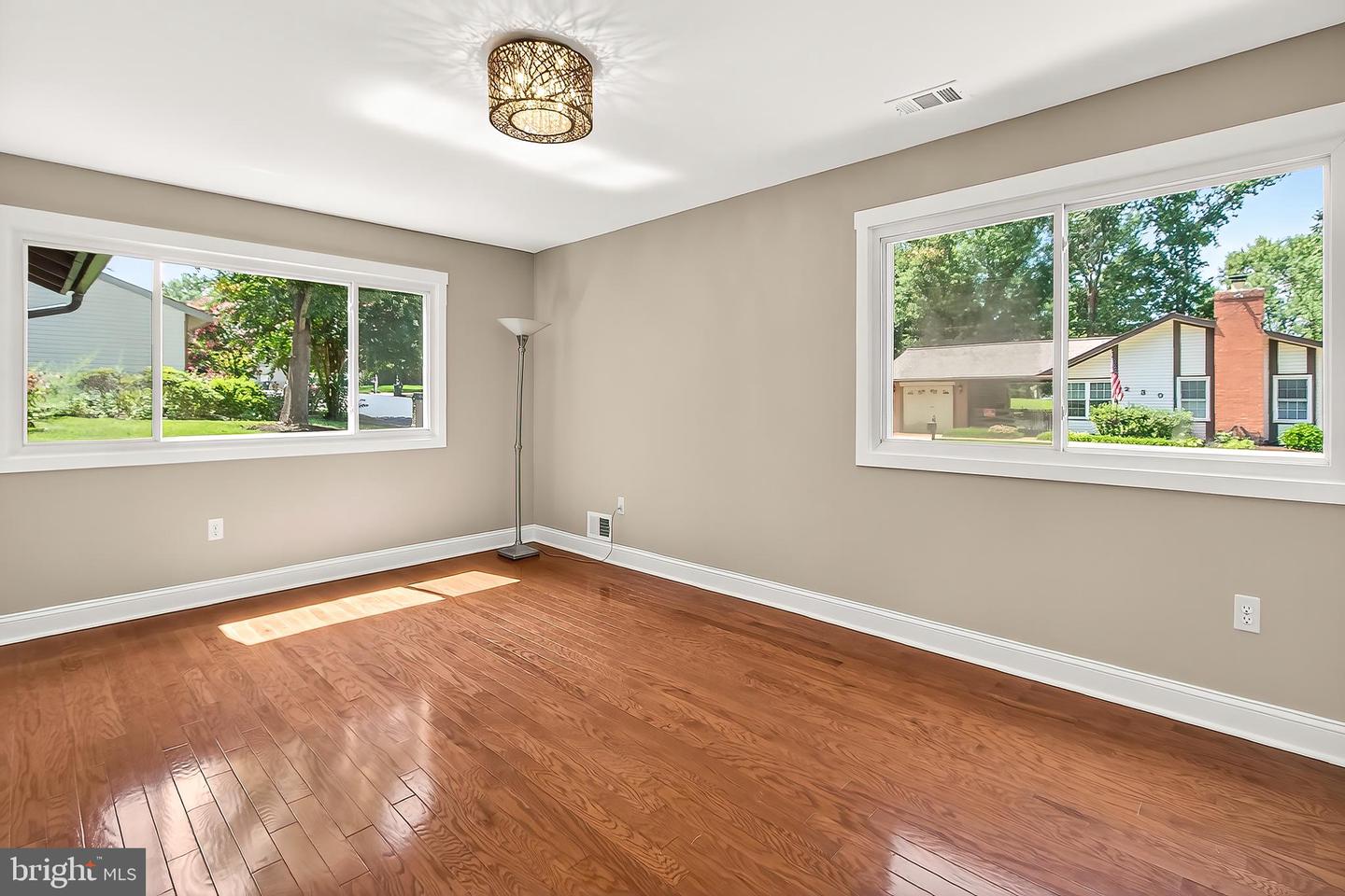 223 W MEADOWLAND LN, STERLING, Virginia 20164, 4 Bedrooms Bedrooms, ,2 BathroomsBathrooms,Residential,For sale,223 W MEADOWLAND LN,VALO2101598 MLS # VALO2101598