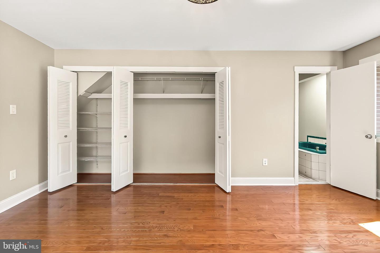 223 W MEADOWLAND LN, STERLING, Virginia 20164, 4 Bedrooms Bedrooms, ,2 BathroomsBathrooms,Residential,For sale,223 W MEADOWLAND LN,VALO2101598 MLS # VALO2101598