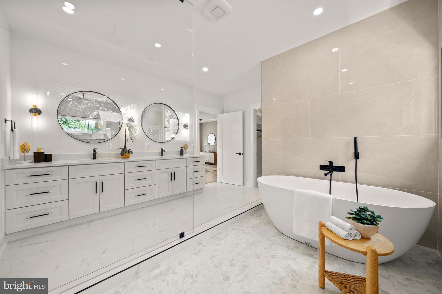 1905 N TAYLOR ST, ARLINGTON, Virginia 22207, 7 Bedrooms Bedrooms, 15 Rooms Rooms,7 BathroomsBathrooms,Residential,For sale,1905 N TAYLOR ST,VAAR2060864 MLS # VAAR2060864