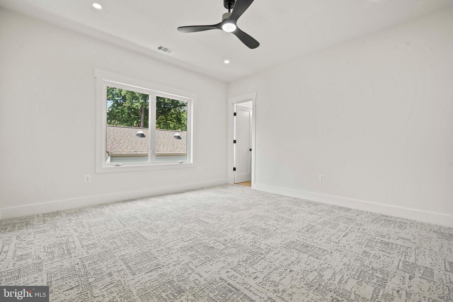 1905 N TAYLOR ST, ARLINGTON, Virginia 22207, 7 Bedrooms Bedrooms, 15 Rooms Rooms,7 BathroomsBathrooms,Residential,For sale,1905 N TAYLOR ST,VAAR2060864 MLS # VAAR2060864