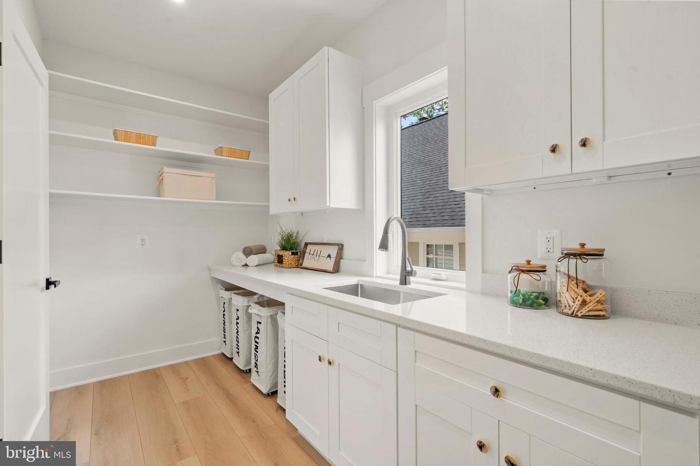 1905 N TAYLOR ST, ARLINGTON, Virginia 22207, 7 Bedrooms Bedrooms, 15 Rooms Rooms,7 BathroomsBathrooms,Residential,For sale,1905 N TAYLOR ST,VAAR2060864 MLS # VAAR2060864