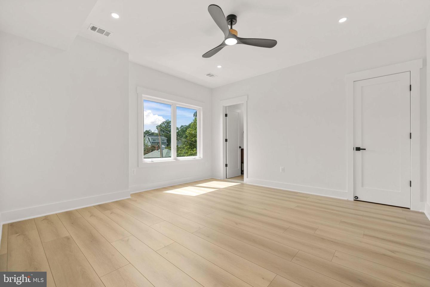 1905 N TAYLOR ST, ARLINGTON, Virginia 22207, 7 Bedrooms Bedrooms, 15 Rooms Rooms,7 BathroomsBathrooms,Residential,For sale,1905 N TAYLOR ST,VAAR2060864 MLS # VAAR2060864
