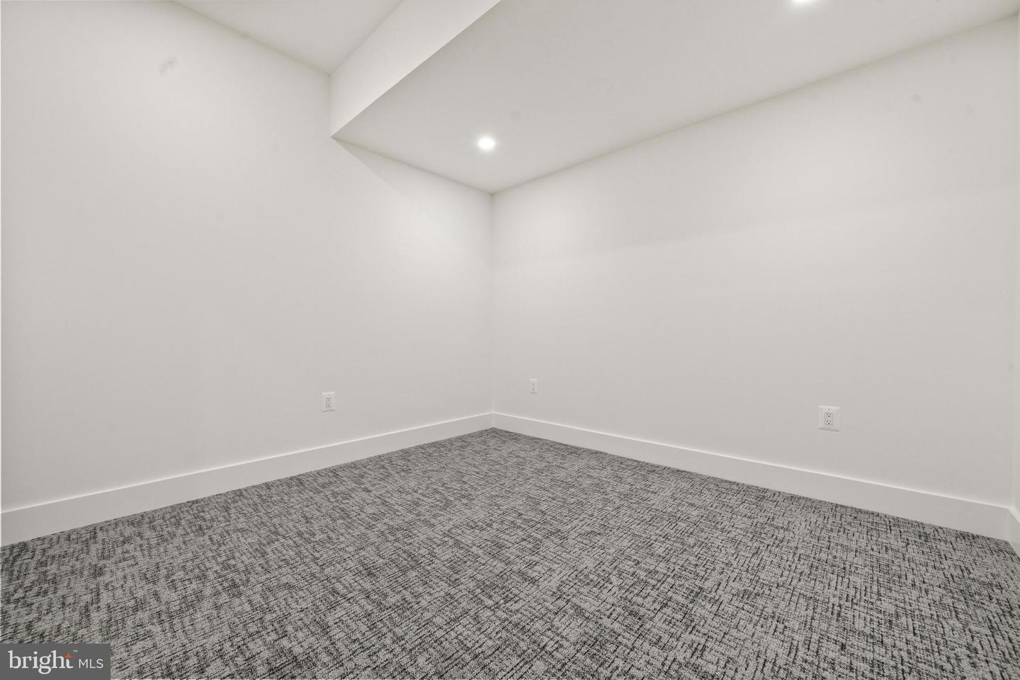 1905 N TAYLOR ST, ARLINGTON, Virginia 22207, 7 Bedrooms Bedrooms, 15 Rooms Rooms,7 BathroomsBathrooms,Residential,For sale,1905 N TAYLOR ST,VAAR2060864 MLS # VAAR2060864
