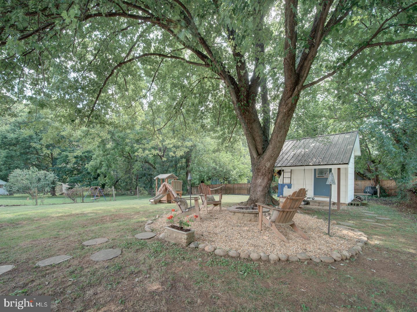 16983 SIMPSON CIR, PAEONIAN SPRINGS, Virginia 20129, 3 Bedrooms Bedrooms, ,2 BathroomsBathrooms,Residential,For sale,16983 SIMPSON CIR,VALO2102280 MLS # VALO2102280
