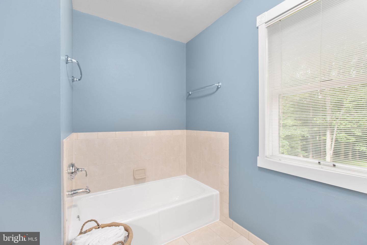 10201 JAYDEE BLVD, FAIRFAX STATION, Virginia 22039, 4 Bedrooms Bedrooms, ,2 BathroomsBathrooms,Residential,For sale,10201 JAYDEE BLVD,VAFX2255940 MLS # VAFX2255940