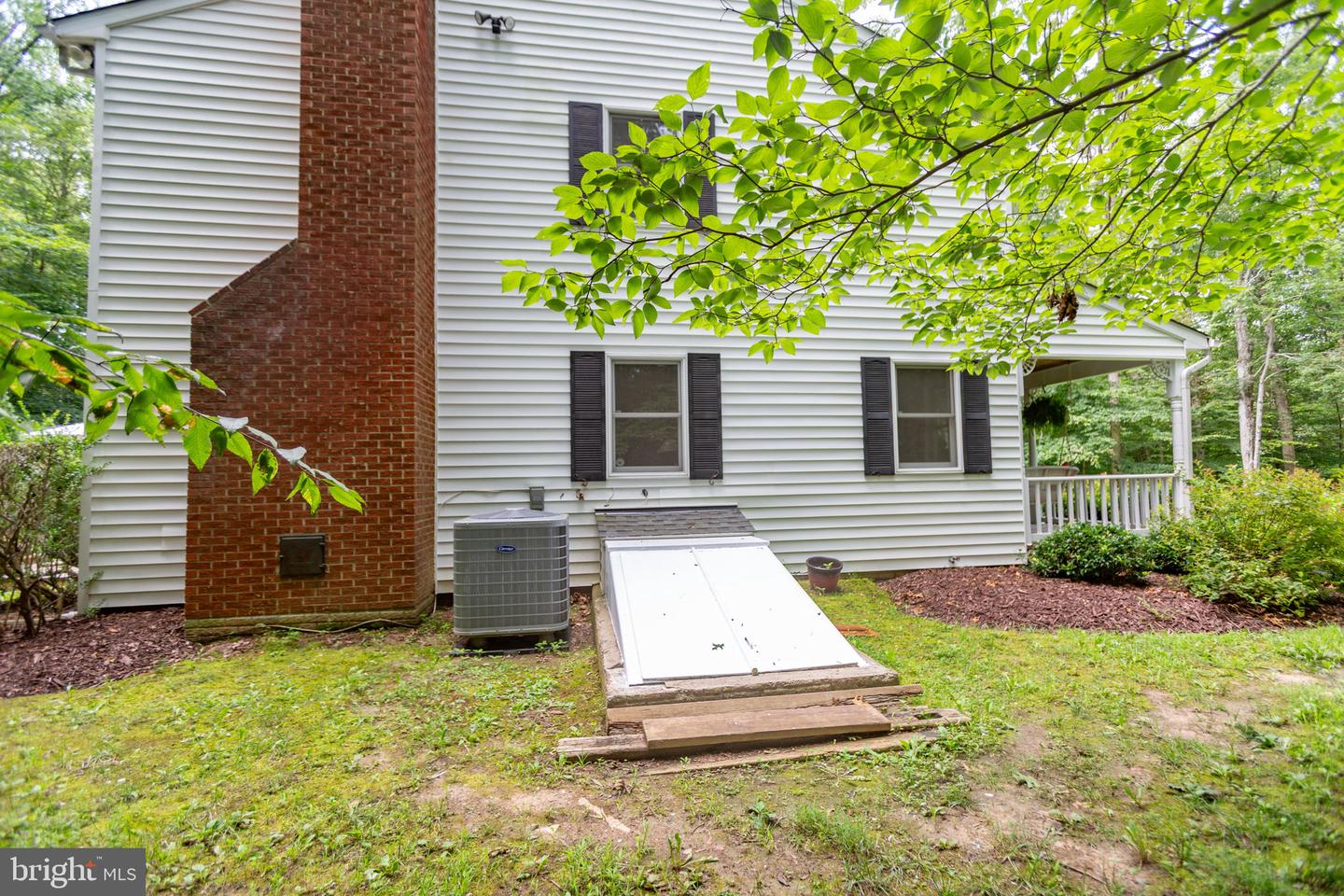 10201 JAYDEE BLVD, FAIRFAX STATION, Virginia 22039, 4 Bedrooms Bedrooms, ,2 BathroomsBathrooms,Residential,For sale,10201 JAYDEE BLVD,VAFX2255940 MLS # VAFX2255940