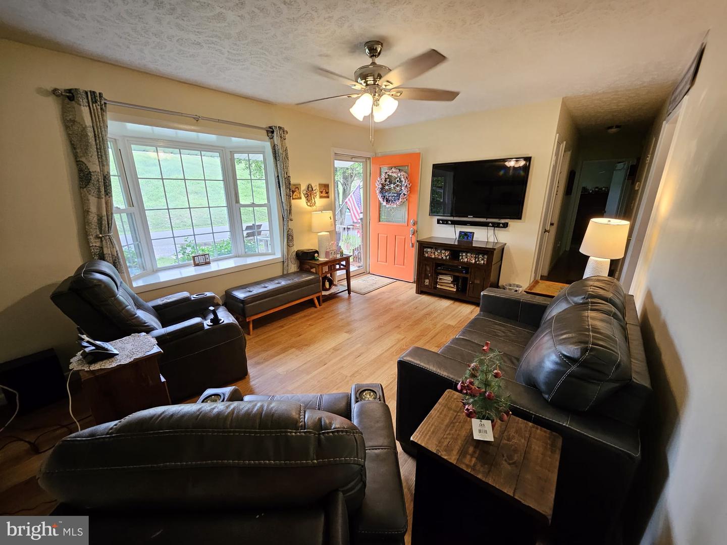 5350 WATER ST, STEPHENS CITY, Virginia 22655, 3 Bedrooms Bedrooms, ,1 BathroomBathrooms,Residential,For sale,5350 WATER ST,VAFV2035492 MLS # VAFV2035492
