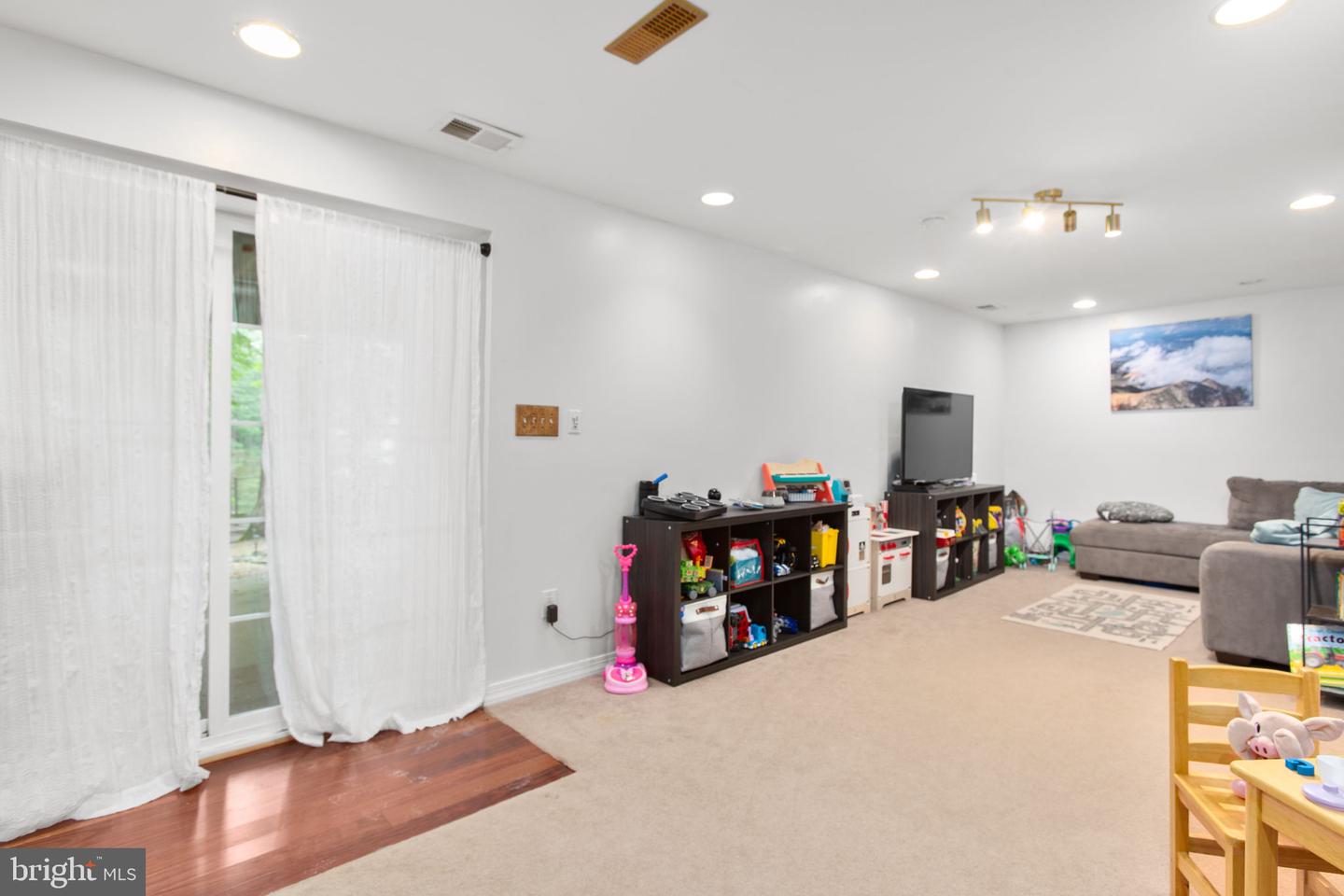 273 DEVON DR, RUTHER GLEN, Virginia 22546, 5 Bedrooms Bedrooms, ,3 BathroomsBathrooms,Residential,For sale,273 DEVON DR,VACV2008524 MLS # VACV2008524