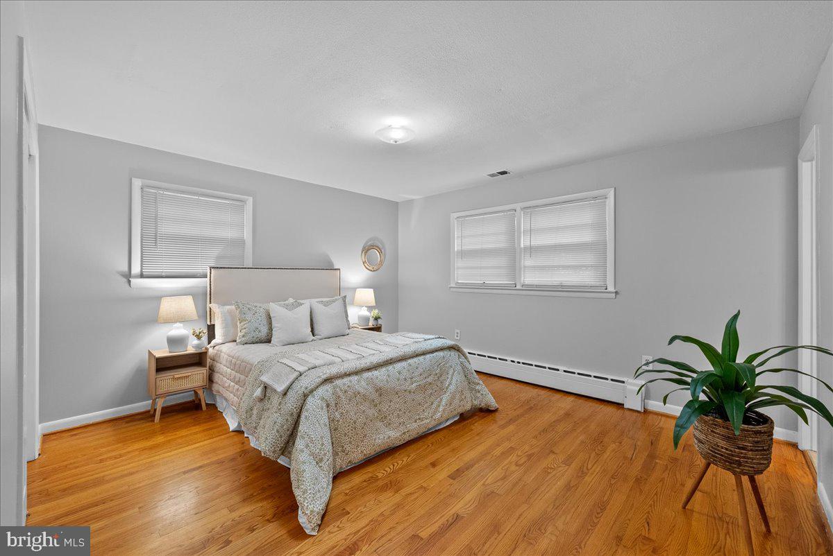 3035 HAZELTON ST, FALLS CHURCH, Virginia 22044, 4 Bedrooms Bedrooms, ,3 BathroomsBathrooms,Residential,For sale,3035 HAZELTON ST,VAFX2256054 MLS # VAFX2256054