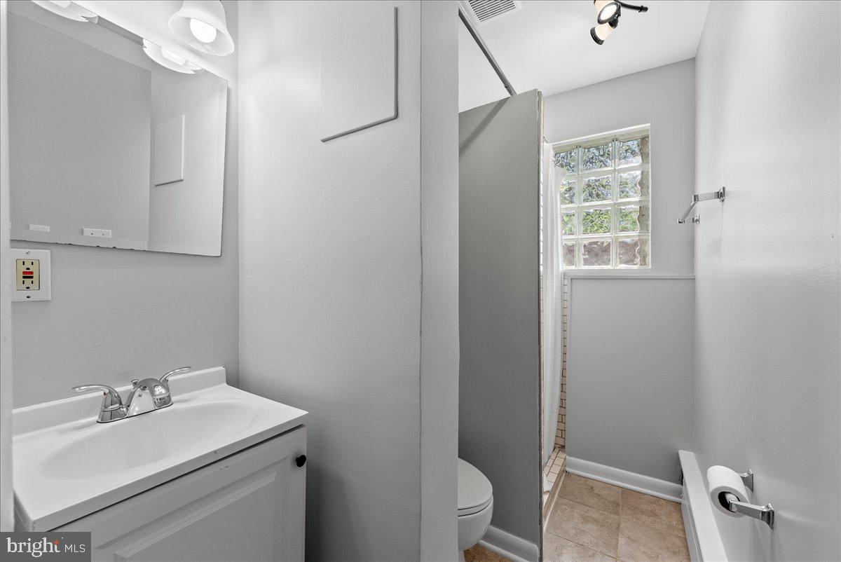 3035 HAZELTON ST, FALLS CHURCH, Virginia 22044, 4 Bedrooms Bedrooms, ,3 BathroomsBathrooms,Residential,For sale,3035 HAZELTON ST,VAFX2256054 MLS # VAFX2256054