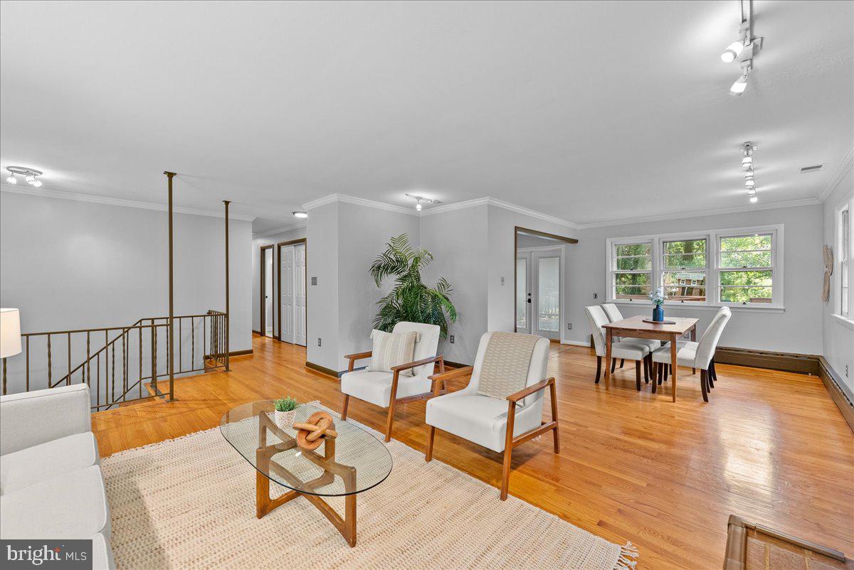 3035 HAZELTON ST, FALLS CHURCH, Virginia 22044, 4 Bedrooms Bedrooms, ,3 BathroomsBathrooms,Residential,For sale,3035 HAZELTON ST,VAFX2256054 MLS # VAFX2256054