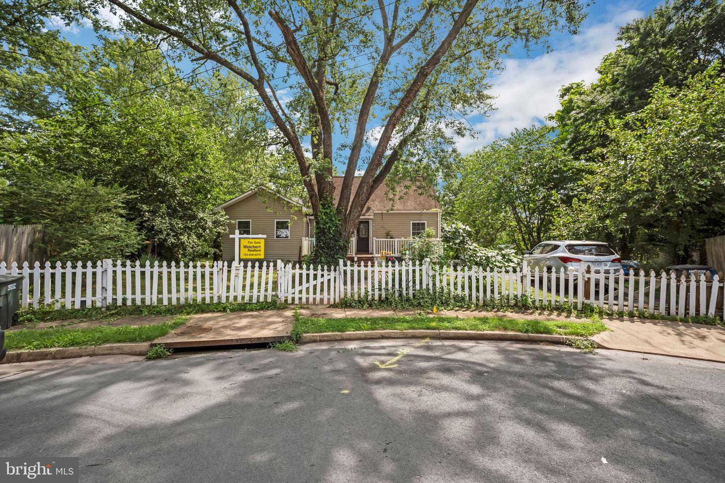 7610 ALBEMARLE DR, MANASSAS, Virginia 20111, 3 Bedrooms Bedrooms, ,3 BathroomsBathrooms,Residential,For sale,7610 ALBEMARLE DR,VAPW2099464 MLS # VAPW2099464