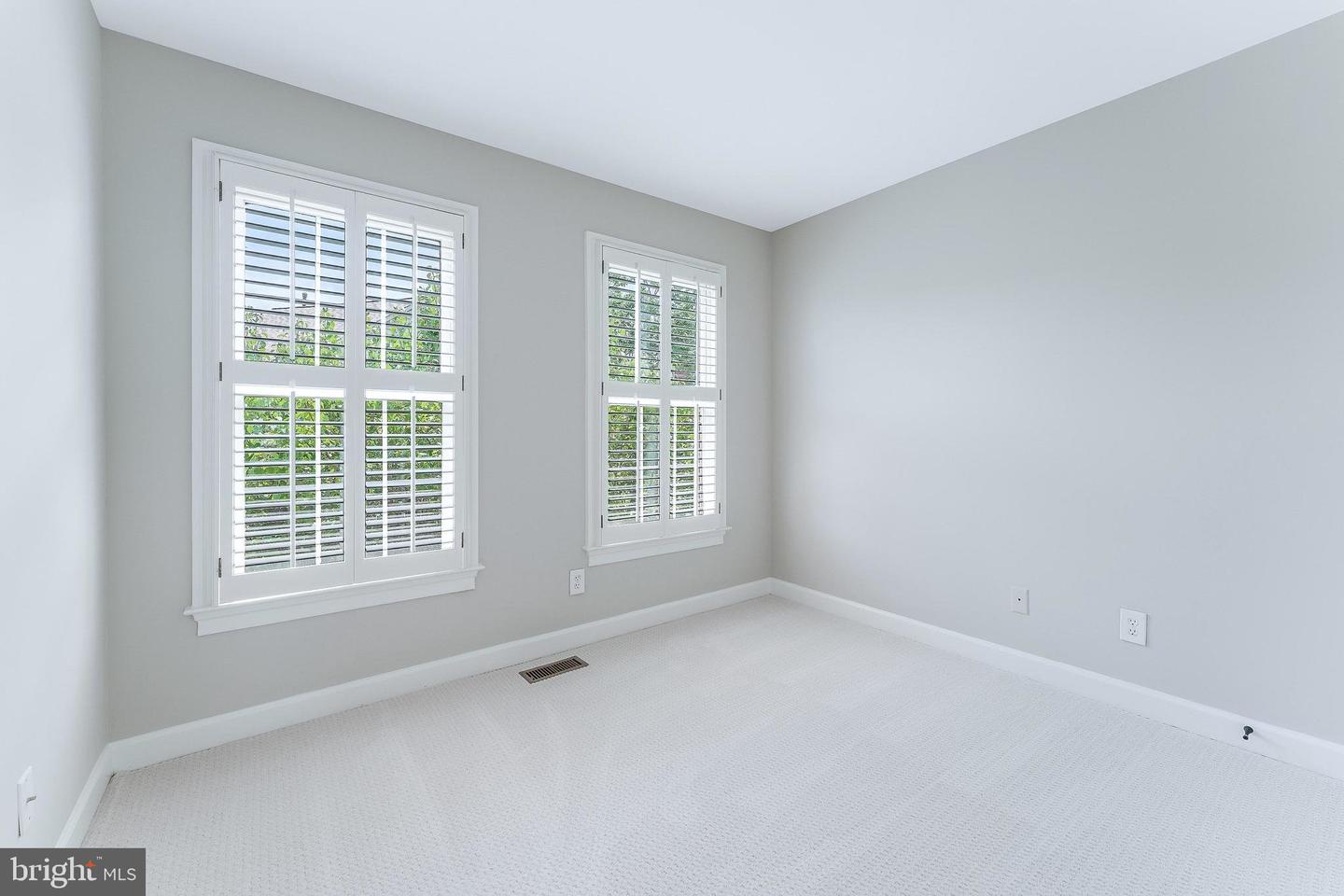 4665 KIRKPATRICK LN, ALEXANDRIA, Virginia 22311, 3 Bedrooms Bedrooms, ,3 BathroomsBathrooms,Residential,For sale,4665 KIRKPATRICK LN,VAAX2047598 MLS # VAAX2047598