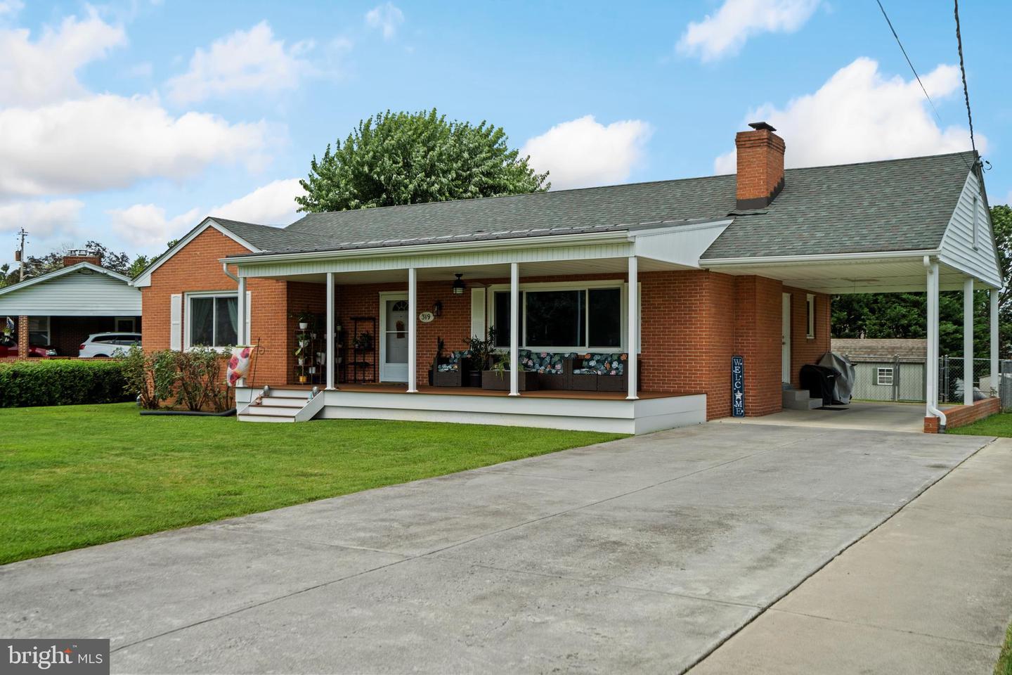 319 BEECHCROFT RD, WINCHESTER, Virginia 22601, 3 Bedrooms Bedrooms, ,2 BathroomsBathrooms,Residential,For sale,319 BEECHCROFT RD,VAWI2008720 MLS # VAWI2008720