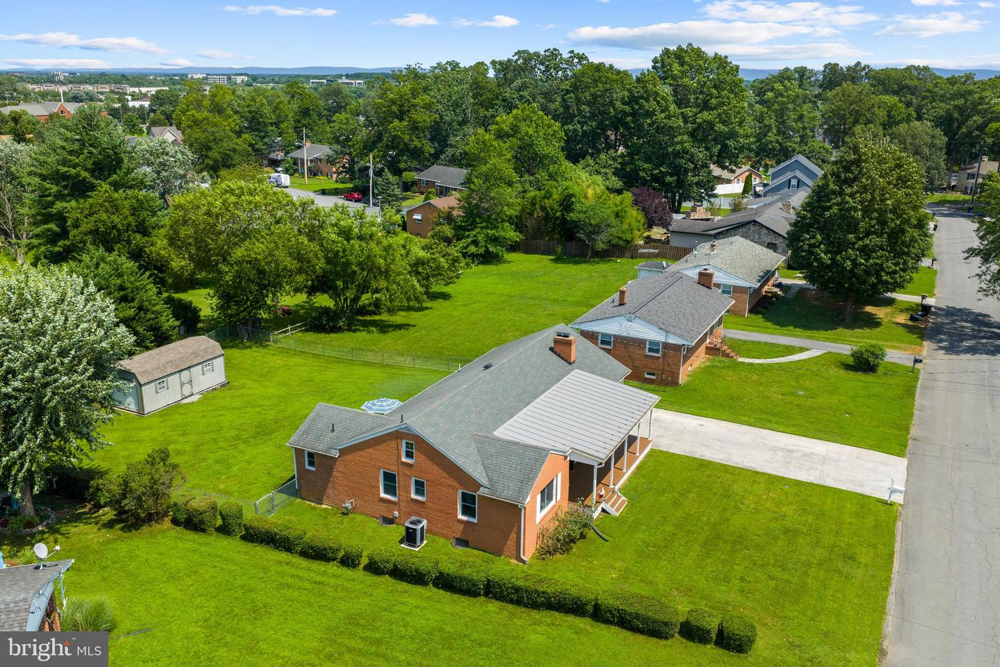 319 BEECHCROFT RD, WINCHESTER, Virginia 22601, 3 Bedrooms Bedrooms, ,2 BathroomsBathrooms,Residential,For sale,319 BEECHCROFT RD,VAWI2008720 MLS # VAWI2008720