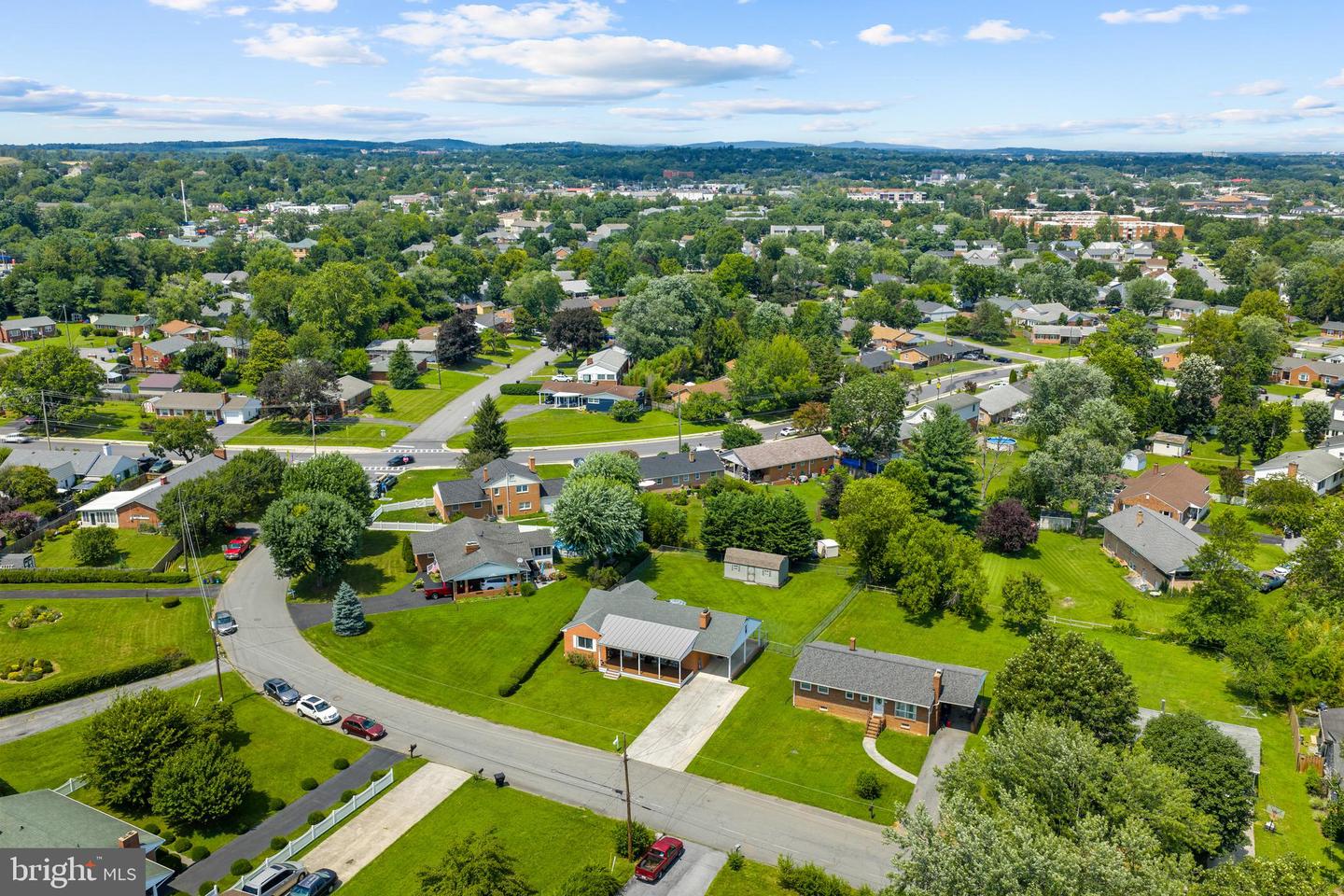319 BEECHCROFT RD, WINCHESTER, Virginia 22601, 3 Bedrooms Bedrooms, ,2 BathroomsBathrooms,Residential,For sale,319 BEECHCROFT RD,VAWI2008720 MLS # VAWI2008720