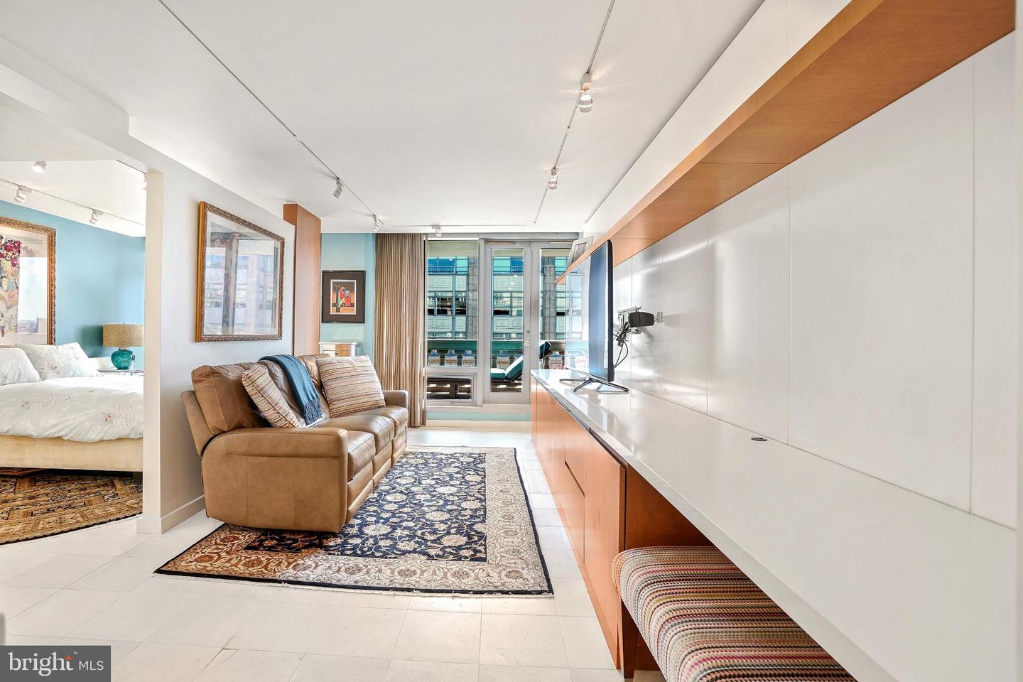 701 PENNSYLVANIA AVE NW #1109, WASHINGTON, District Of Columbia 20004, 1 Bedroom Bedrooms, ,1 BathroomBathrooms,Residential,For sale,701 PENNSYLVANIA AVE NW #1109,DCDC2211012 MLS # DCDC2211012