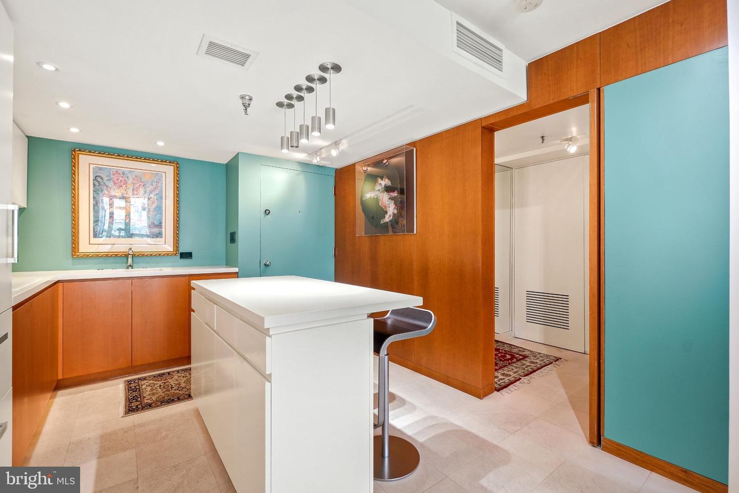 701 PENNSYLVANIA AVE NW #1109, WASHINGTON, District Of Columbia 20004, 1 Bedroom Bedrooms, ,1 BathroomBathrooms,Residential,For sale,701 PENNSYLVANIA AVE NW #1109,DCDC2211012 MLS # DCDC2211012