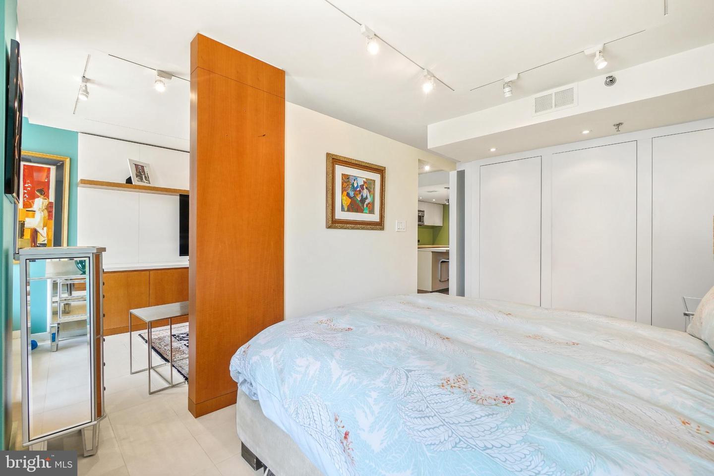 701 PENNSYLVANIA AVE NW #1109, WASHINGTON, District Of Columbia 20004, 1 Bedroom Bedrooms, ,1 BathroomBathrooms,Residential,For sale,701 PENNSYLVANIA AVE NW #1109,DCDC2211012 MLS # DCDC2211012