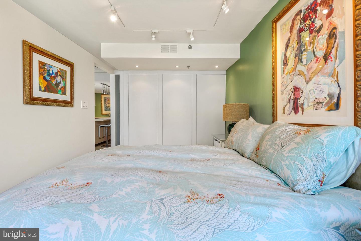 701 PENNSYLVANIA AVE NW #1109, WASHINGTON, District Of Columbia 20004, 1 Bedroom Bedrooms, ,1 BathroomBathrooms,Residential,For sale,701 PENNSYLVANIA AVE NW #1109,DCDC2211012 MLS # DCDC2211012