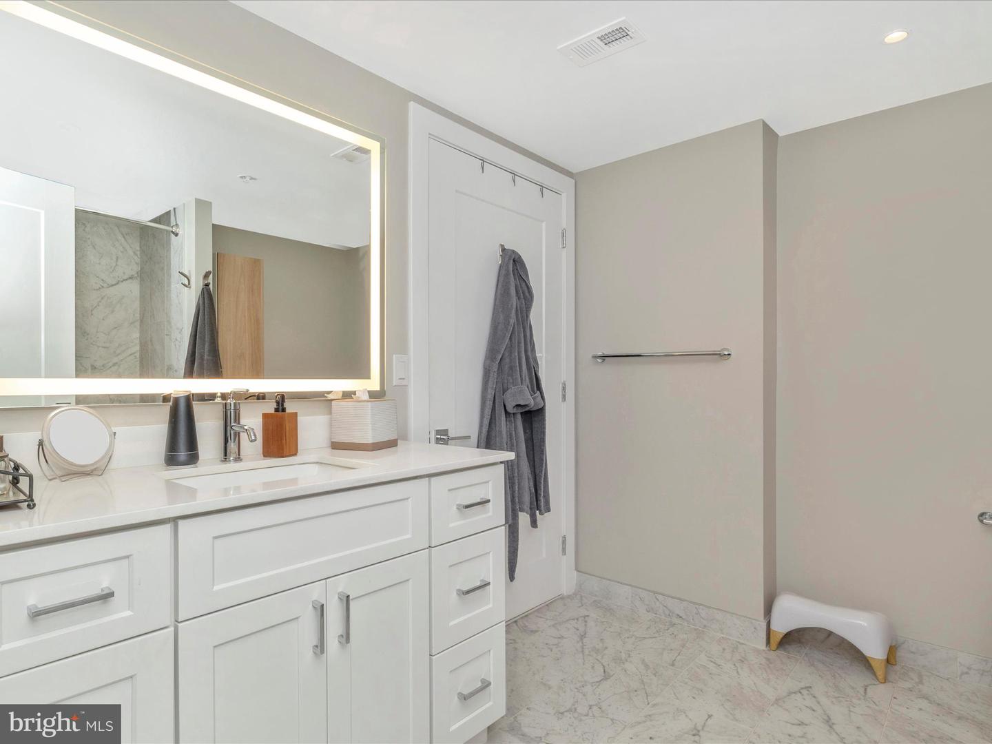 925 N FAIRFAX ST #405, ALEXANDRIA, Virginia 22314, 1 Bedroom Bedrooms, ,1 BathroomBathrooms,Residential,For sale,925 N FAIRFAX ST #405,VAAX2047630 MLS # VAAX2047630