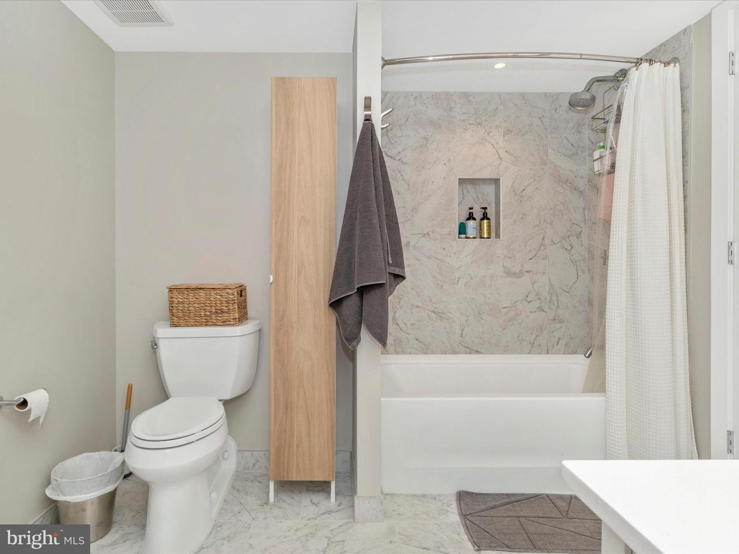 925 N FAIRFAX ST #405, ALEXANDRIA, Virginia 22314, 1 Bedroom Bedrooms, ,1 BathroomBathrooms,Residential,For sale,925 N FAIRFAX ST #405,VAAX2047630 MLS # VAAX2047630