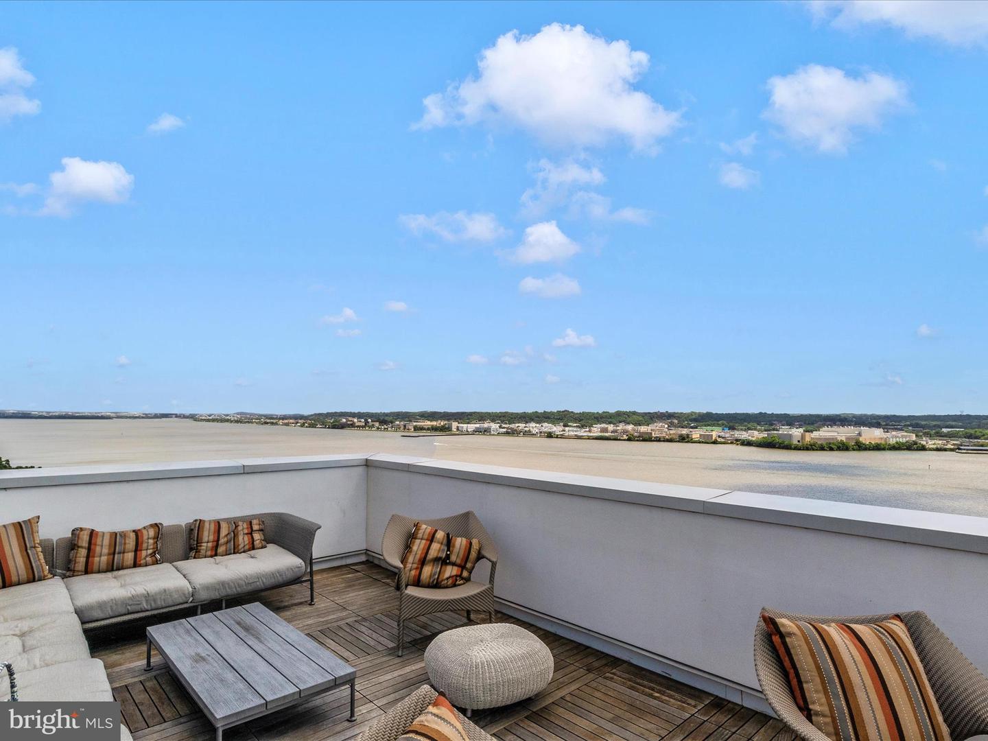 925 N FAIRFAX ST #405, ALEXANDRIA, Virginia 22314, 1 Bedroom Bedrooms, ,1 BathroomBathrooms,Residential,For sale,925 N FAIRFAX ST #405,VAAX2047630 MLS # VAAX2047630