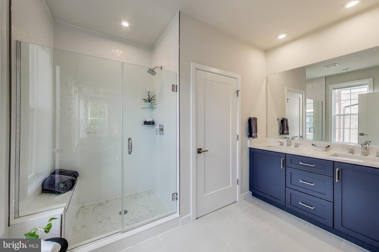 7462 BACKETT WOOD TER #306, MCLEAN, Virginia 22102, 3 Bedrooms Bedrooms, ,2 BathroomsBathrooms,Residential,For sale,7462 BACKETT WOOD TER #306,VAFX2256352 MLS # VAFX2256352