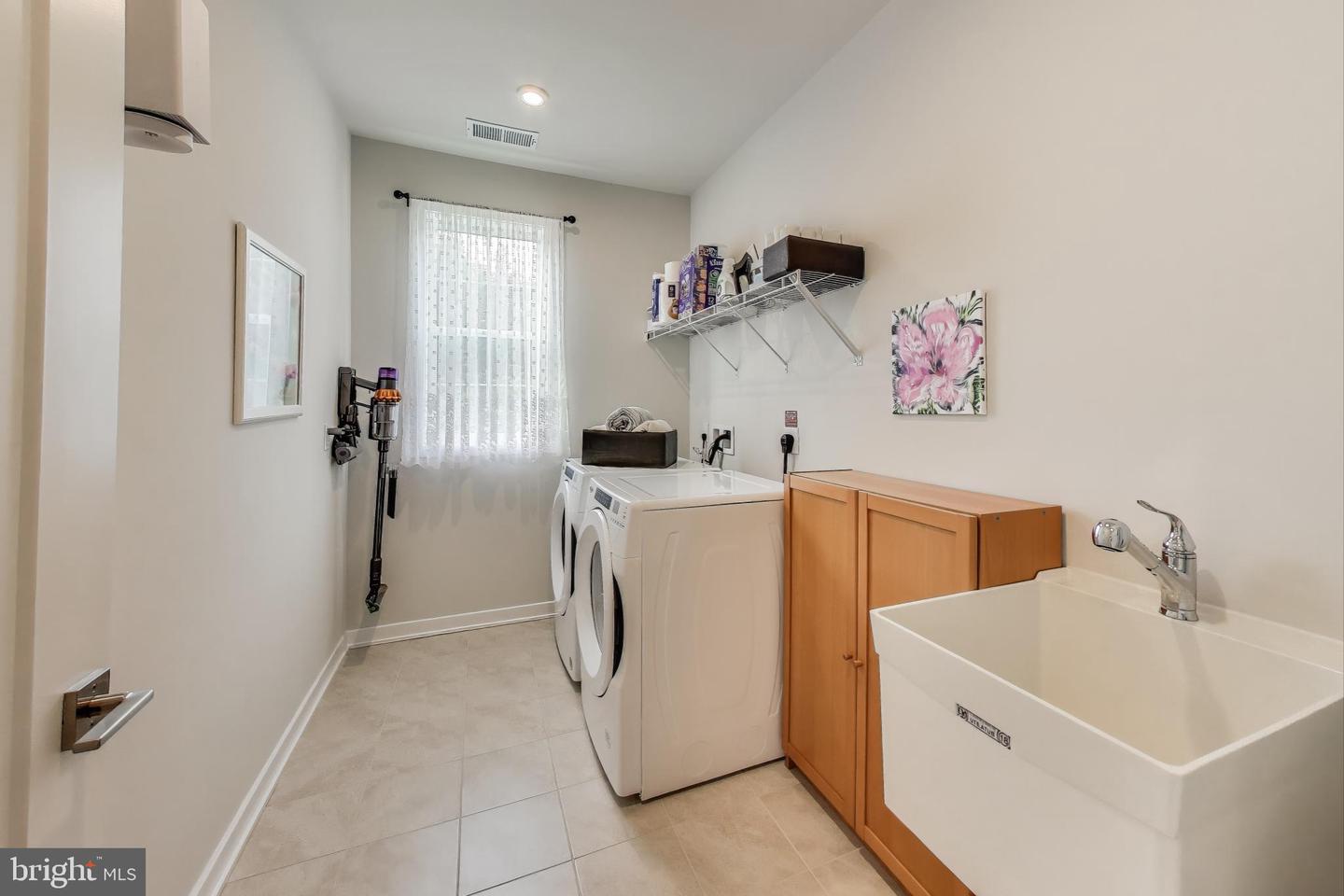 7462 BACKETT WOOD TER #306, MCLEAN, Virginia 22102, 3 Bedrooms Bedrooms, ,2 BathroomsBathrooms,Residential,For sale,7462 BACKETT WOOD TER #306,VAFX2256352 MLS # VAFX2256352