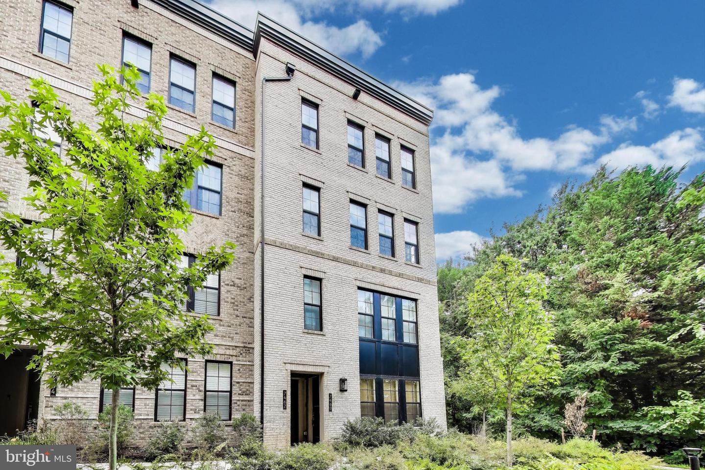 7462 BACKETT WOOD TER #306, MCLEAN, Virginia 22102, 3 Bedrooms Bedrooms, ,2 BathroomsBathrooms,Residential,For sale,7462 BACKETT WOOD TER #306,VAFX2256352 MLS # VAFX2256352