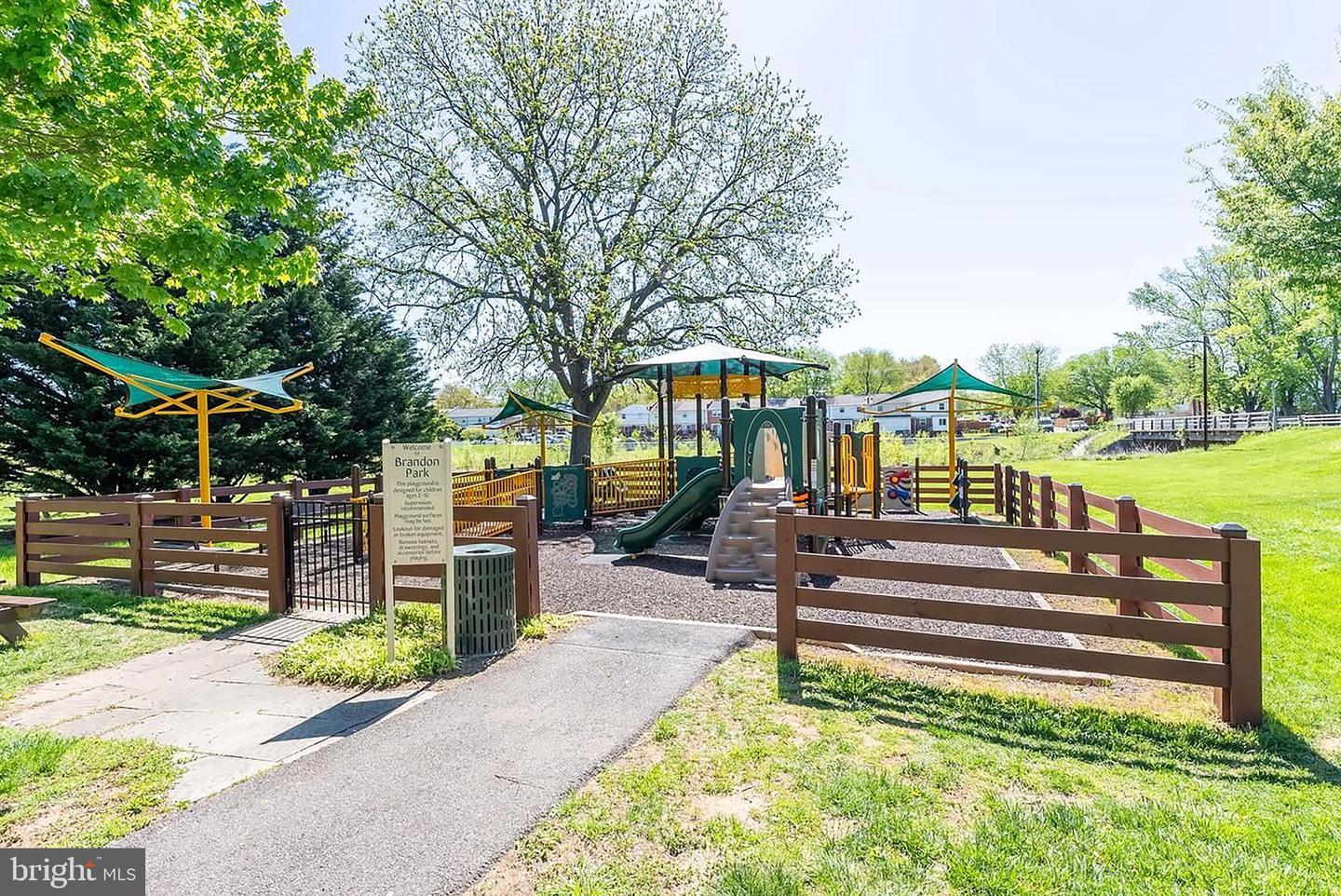653 CONSTELLATION SQ SE #J, LEESBURG, Virginia 20175, 2 Bedrooms Bedrooms, ,1 BathroomBathrooms,Residential,For sale,653 CONSTELLATION SQ SE #J,VALO2102628 MLS # VALO2102628