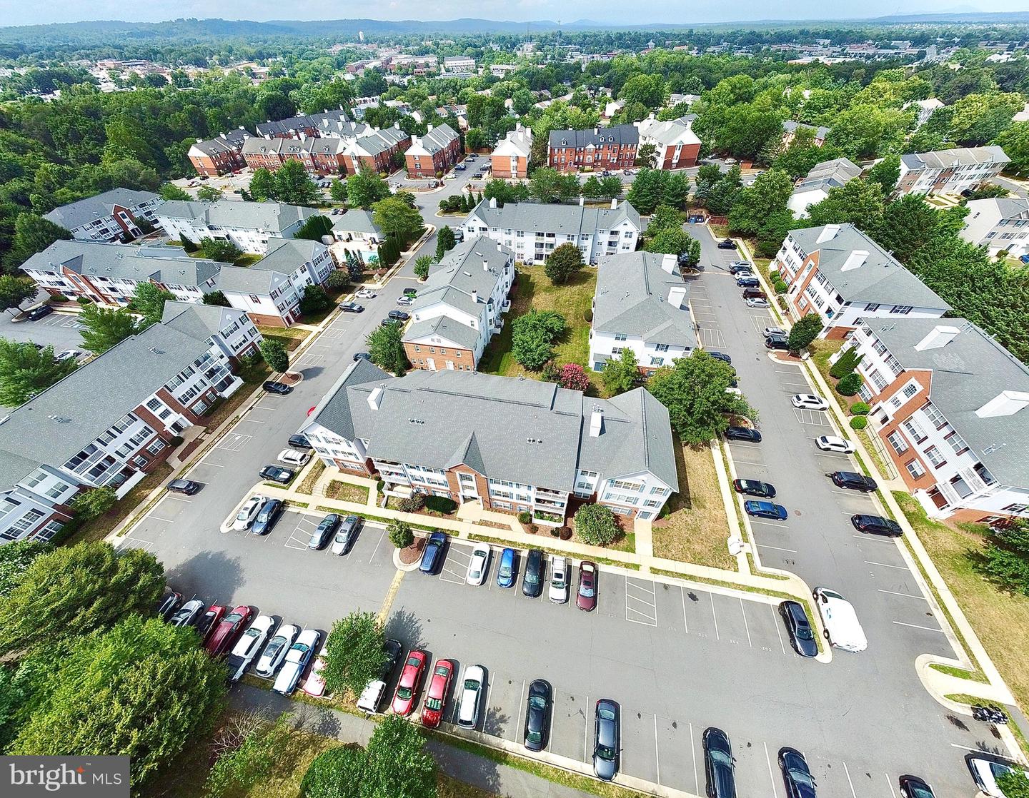 653 CONSTELLATION SQ SE #J, LEESBURG, Virginia 20175, 2 Bedrooms Bedrooms, ,1 BathroomBathrooms,Residential,For sale,653 CONSTELLATION SQ SE #J,VALO2102628 MLS # VALO2102628