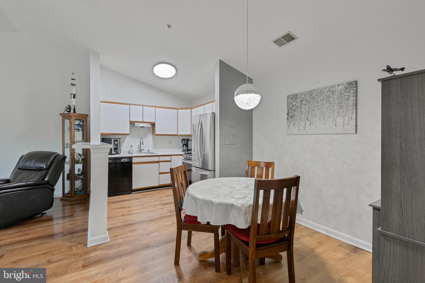 653 CONSTELLATION SQ SE #J, LEESBURG, Virginia 20175, 2 Bedrooms Bedrooms, ,1 BathroomBathrooms,Residential,For sale,653 CONSTELLATION SQ SE #J,VALO2102628 MLS # VALO2102628