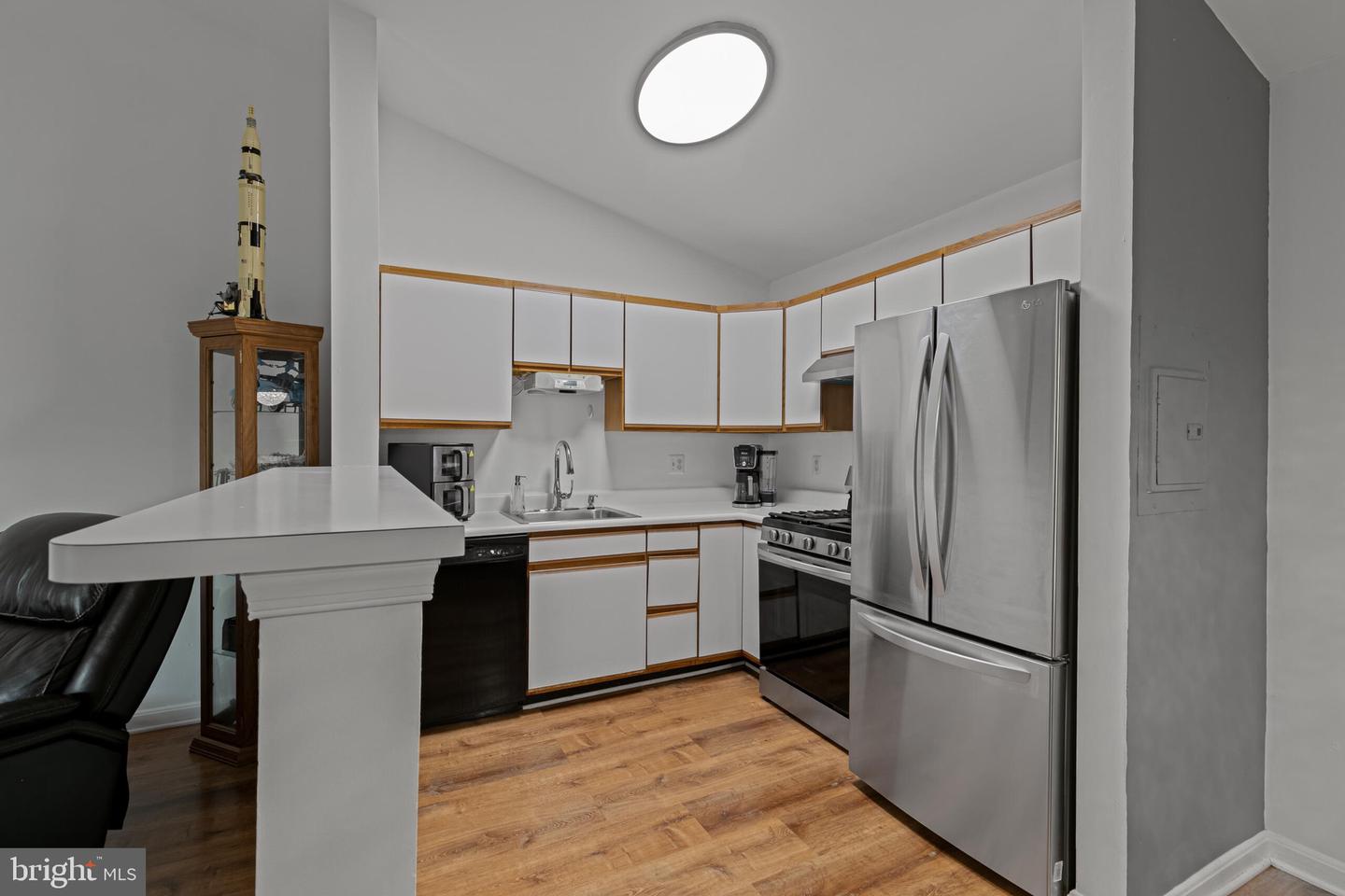 653 CONSTELLATION SQ SE #J, LEESBURG, Virginia 20175, 2 Bedrooms Bedrooms, ,1 BathroomBathrooms,Residential,For sale,653 CONSTELLATION SQ SE #J,VALO2102628 MLS # VALO2102628