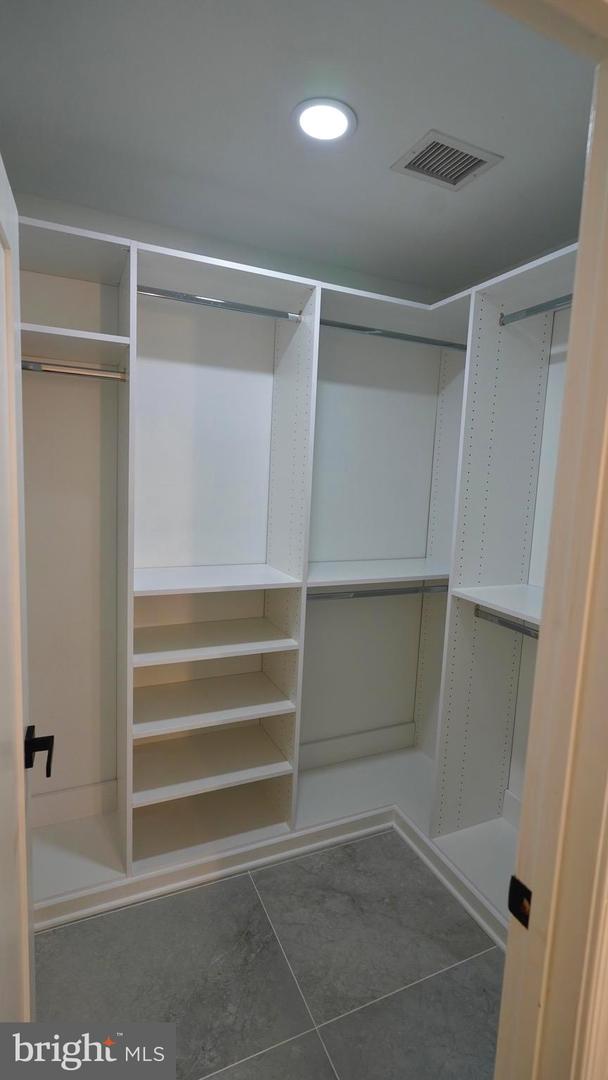 3147 HEADROW LN, FALLS CHURCH, Virginia 22042, 4 Bedrooms Bedrooms, ,3 BathroomsBathrooms,Residential,For sale,3147 HEADROW LN,VAFX2256398 MLS # VAFX2256398