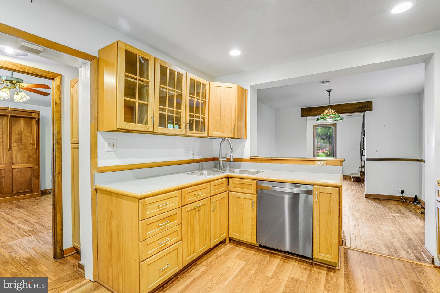 7125 GORDONS RD, FALLS CHURCH, Virginia 22043, 3 Bedrooms Bedrooms, ,3 BathroomsBathrooms,Residential,For sale,7125 GORDONS RD,VAFX2255594 MLS # VAFX2255594