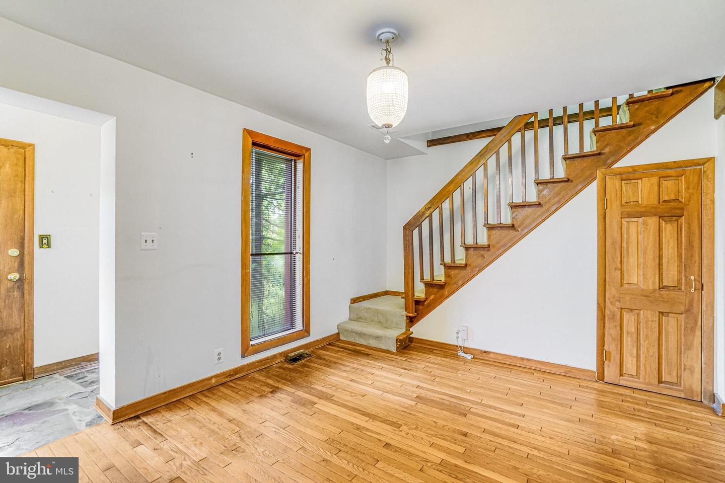 7125 GORDONS RD, FALLS CHURCH, Virginia 22043, 3 Bedrooms Bedrooms, ,3 BathroomsBathrooms,Residential,For sale,7125 GORDONS RD,VAFX2255594 MLS # VAFX2255594