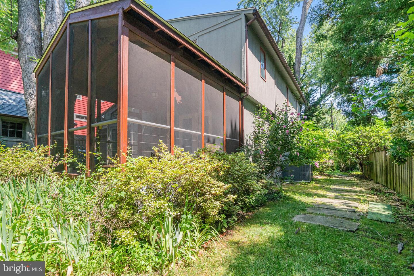 7125 GORDONS RD, FALLS CHURCH, Virginia 22043, 3 Bedrooms Bedrooms, ,3 BathroomsBathrooms,Residential,For sale,7125 GORDONS RD,VAFX2255594 MLS # VAFX2255594