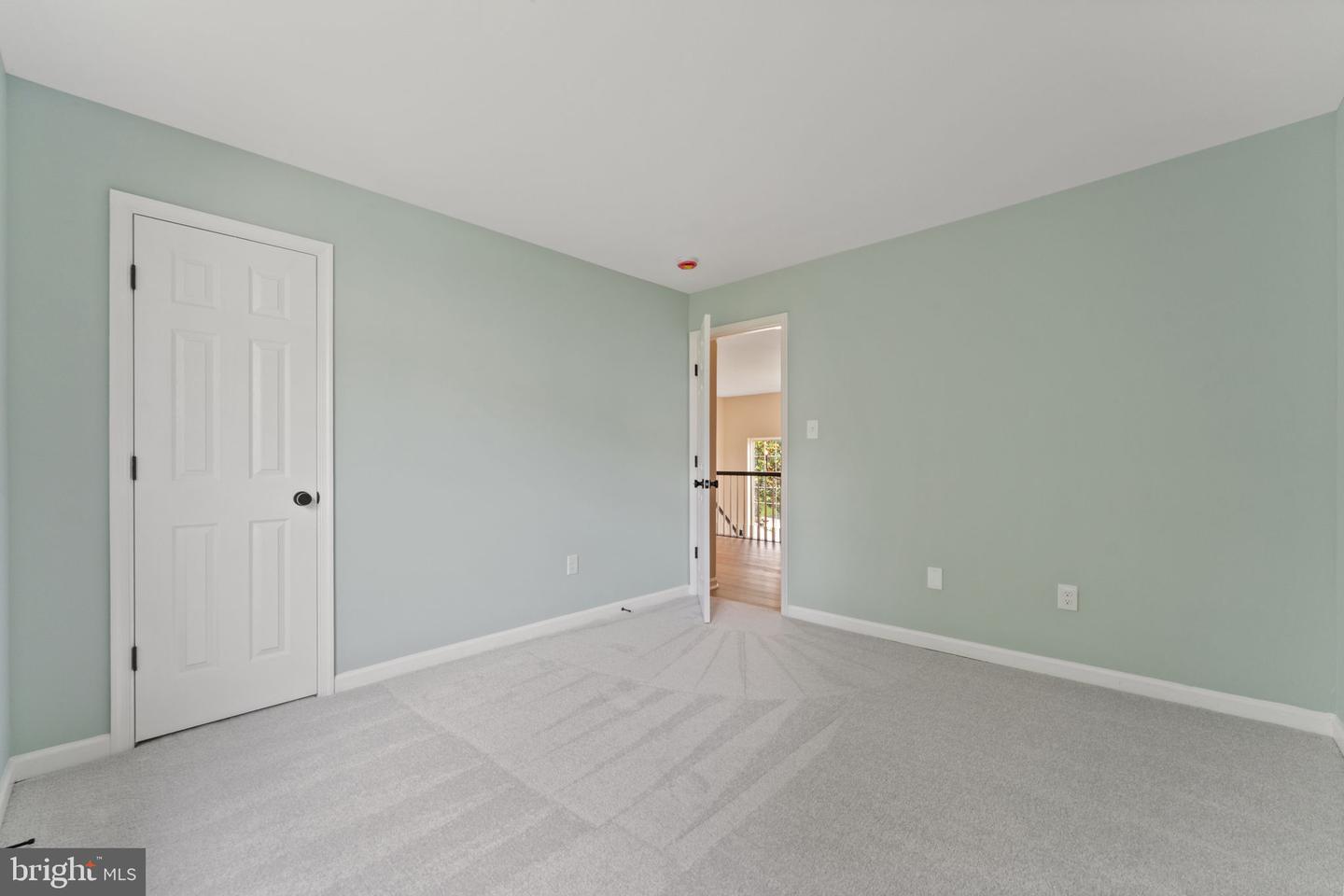 14883 GRASSY KNOLL CT, WOODBRIDGE, Virginia 22193, 5 Bedrooms Bedrooms, ,3 BathroomsBathrooms,Residential,For sale,14883 GRASSY KNOLL CT,VAPW2099294 MLS # VAPW2099294