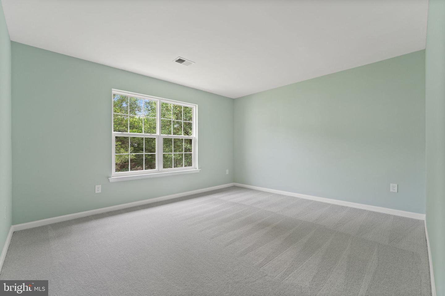 14883 GRASSY KNOLL CT, WOODBRIDGE, Virginia 22193, 5 Bedrooms Bedrooms, ,3 BathroomsBathrooms,Residential,For sale,14883 GRASSY KNOLL CT,VAPW2099294 MLS # VAPW2099294
