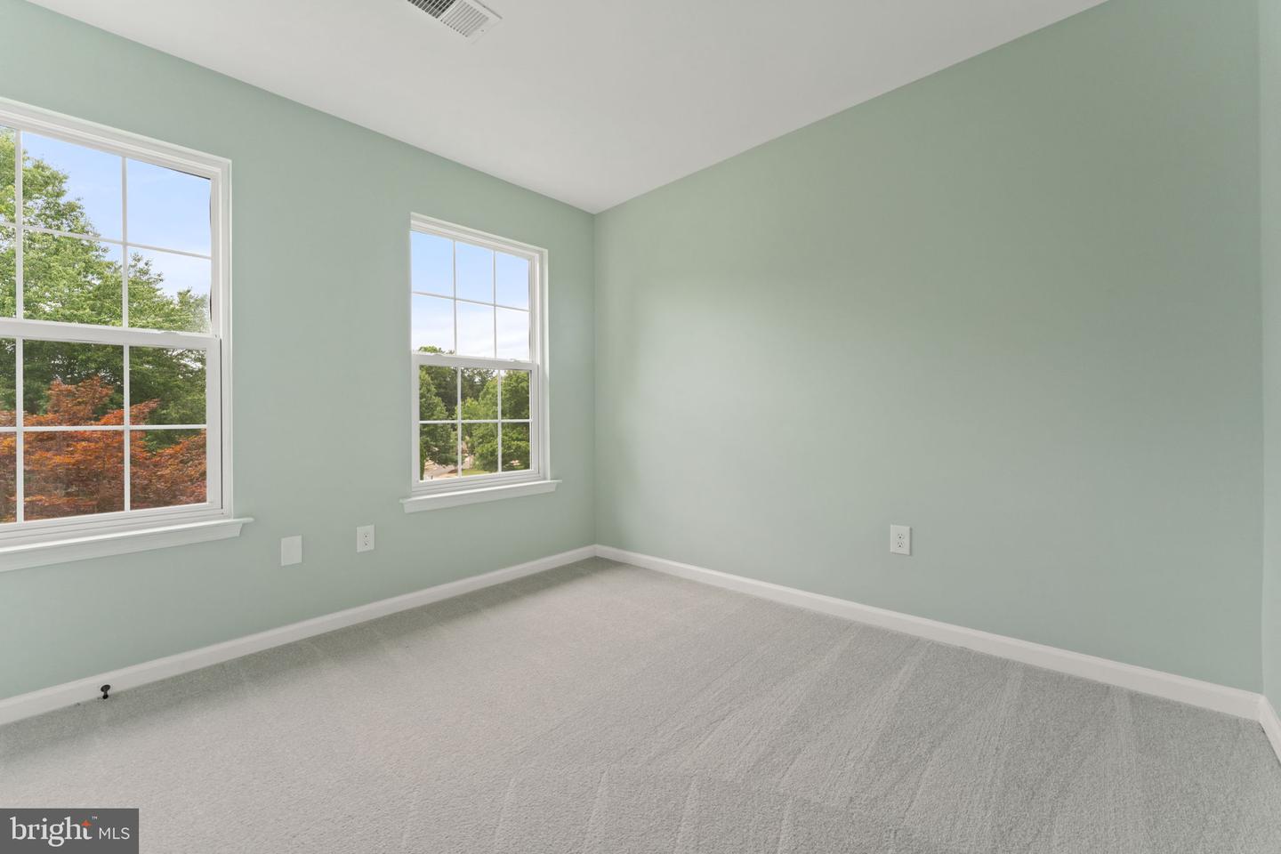 14883 GRASSY KNOLL CT, WOODBRIDGE, Virginia 22193, 5 Bedrooms Bedrooms, ,3 BathroomsBathrooms,Residential,For sale,14883 GRASSY KNOLL CT,VAPW2099294 MLS # VAPW2099294