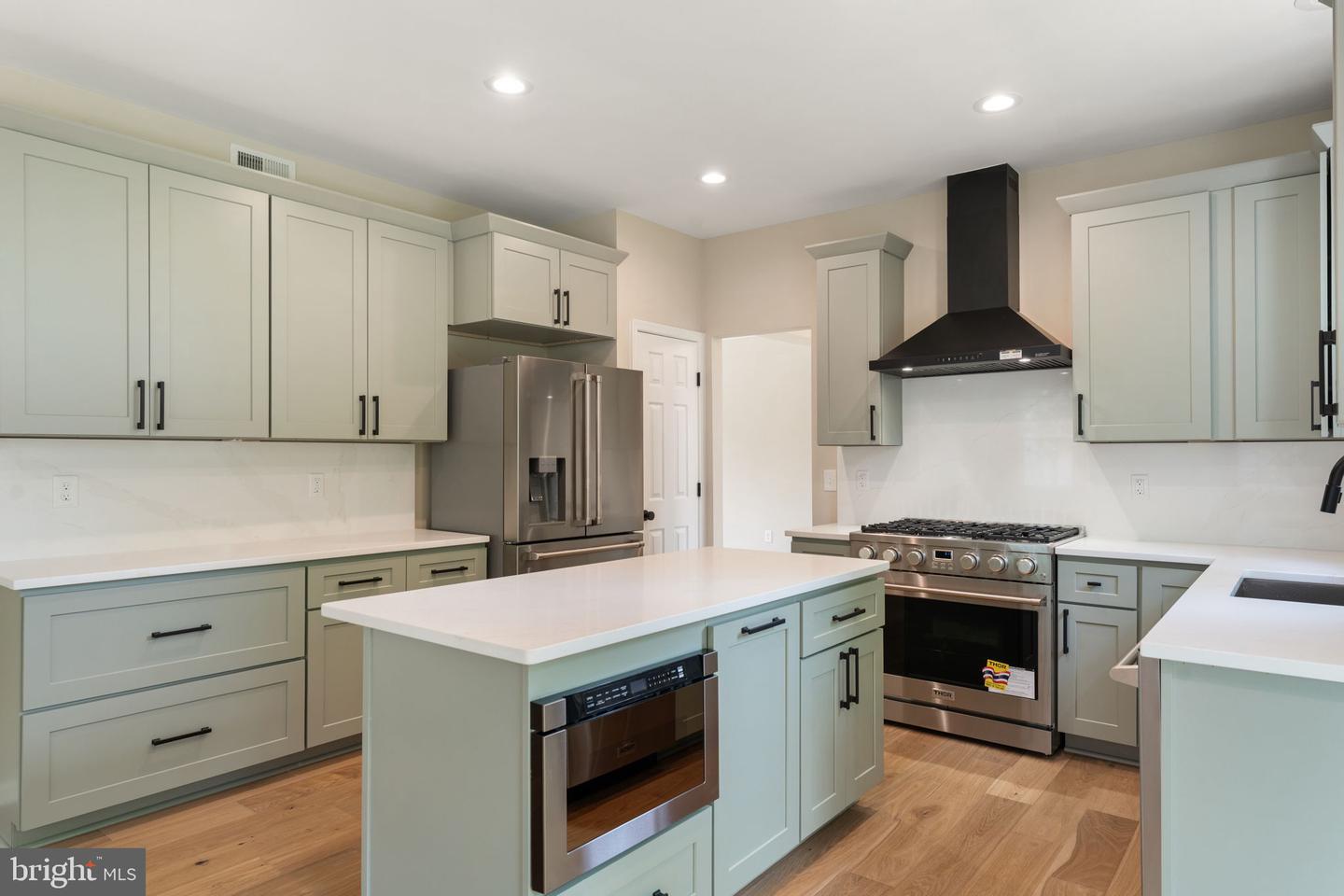 14883 GRASSY KNOLL CT, WOODBRIDGE, Virginia 22193, 5 Bedrooms Bedrooms, ,3 BathroomsBathrooms,Residential,For sale,14883 GRASSY KNOLL CT,VAPW2099294 MLS # VAPW2099294