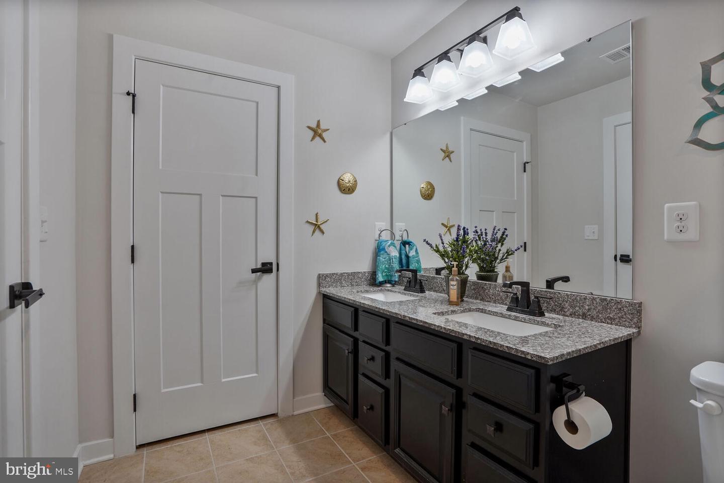 7483 LAKE WILLOW CT, WARRENTON, Virginia 20187, 8 Bedrooms Bedrooms, ,6 BathroomsBathrooms,Residential,For sale,7483 LAKE WILLOW CT,VAFQ2017464 MLS # VAFQ2017464