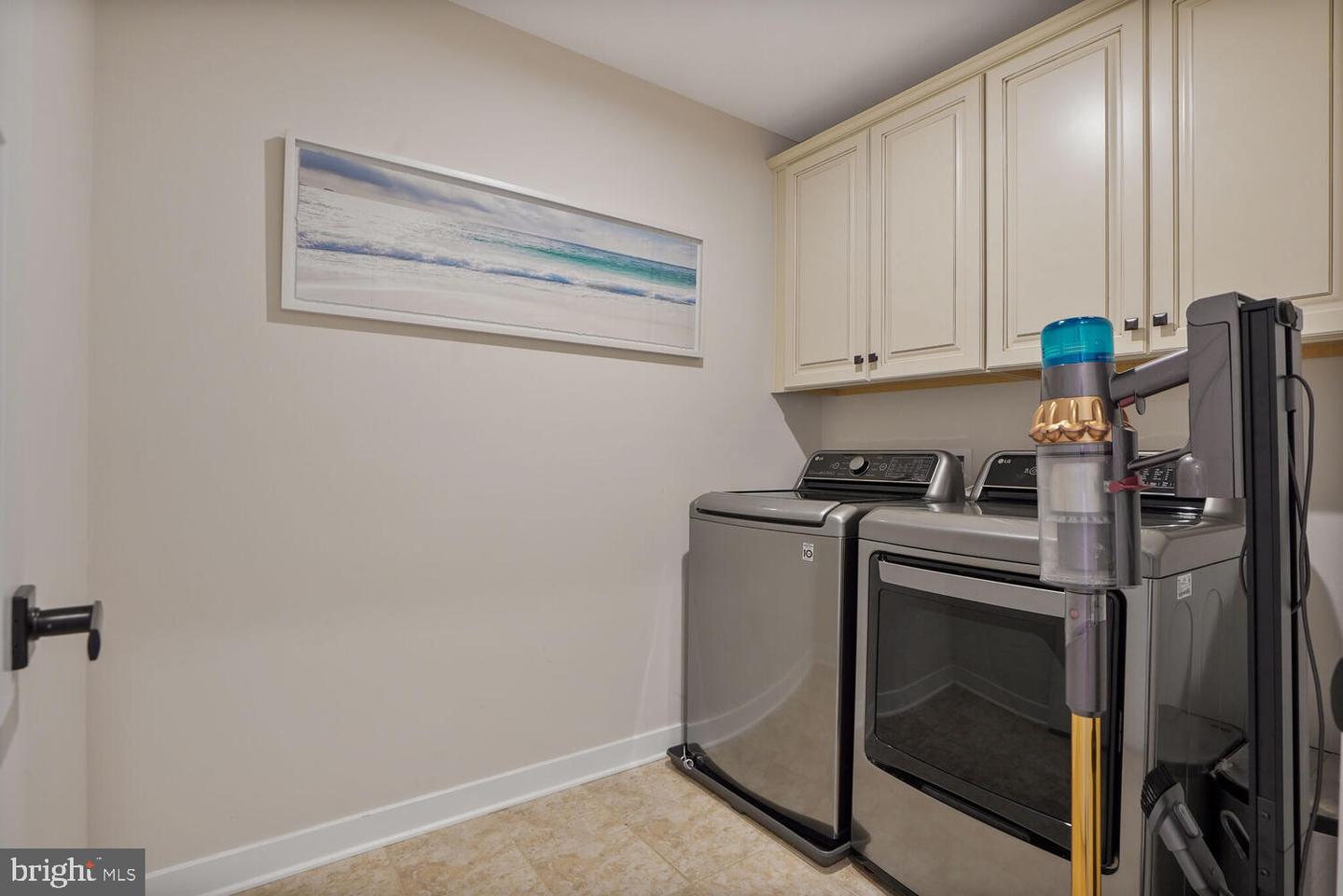 7483 LAKE WILLOW CT, WARRENTON, Virginia 20187, 8 Bedrooms Bedrooms, ,6 BathroomsBathrooms,Residential,For sale,7483 LAKE WILLOW CT,VAFQ2017464 MLS # VAFQ2017464