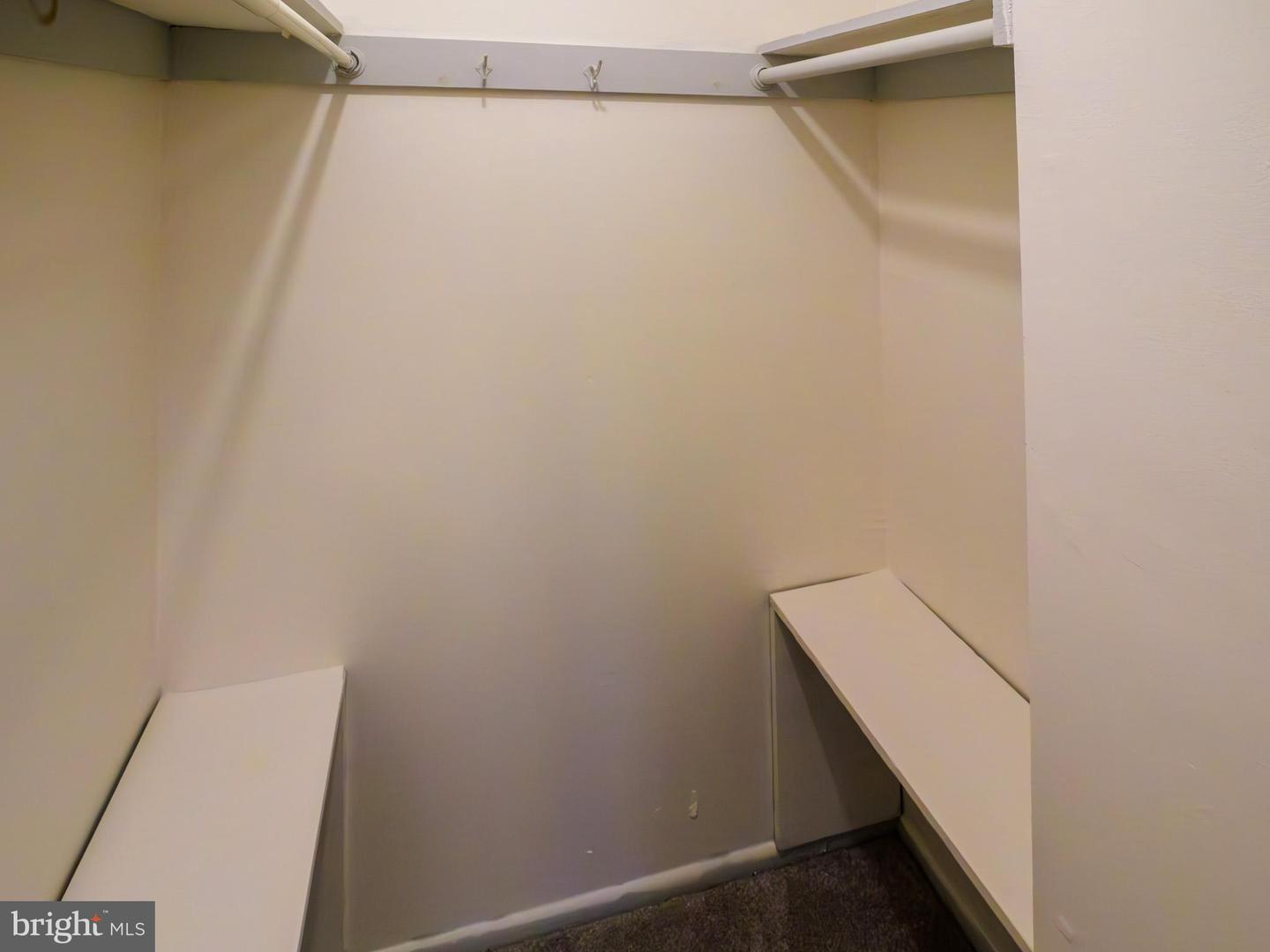 3376 WOODBURN RD #24, ANNANDALE, Virginia 22003, 1 Bedroom Bedrooms, ,1 BathroomBathrooms,Residential,For sale,3376 WOODBURN RD #24,VAFX2255848 MLS # VAFX2255848