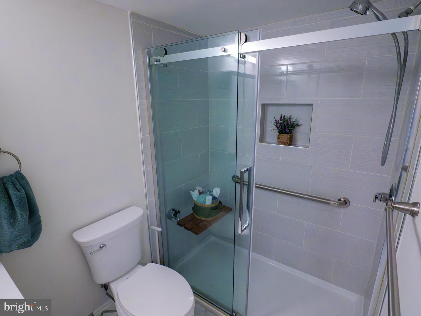 3376 WOODBURN RD #24, ANNANDALE, Virginia 22003, 1 Bedroom Bedrooms, ,1 BathroomBathrooms,Residential,For sale,3376 WOODBURN RD #24,VAFX2255848 MLS # VAFX2255848
