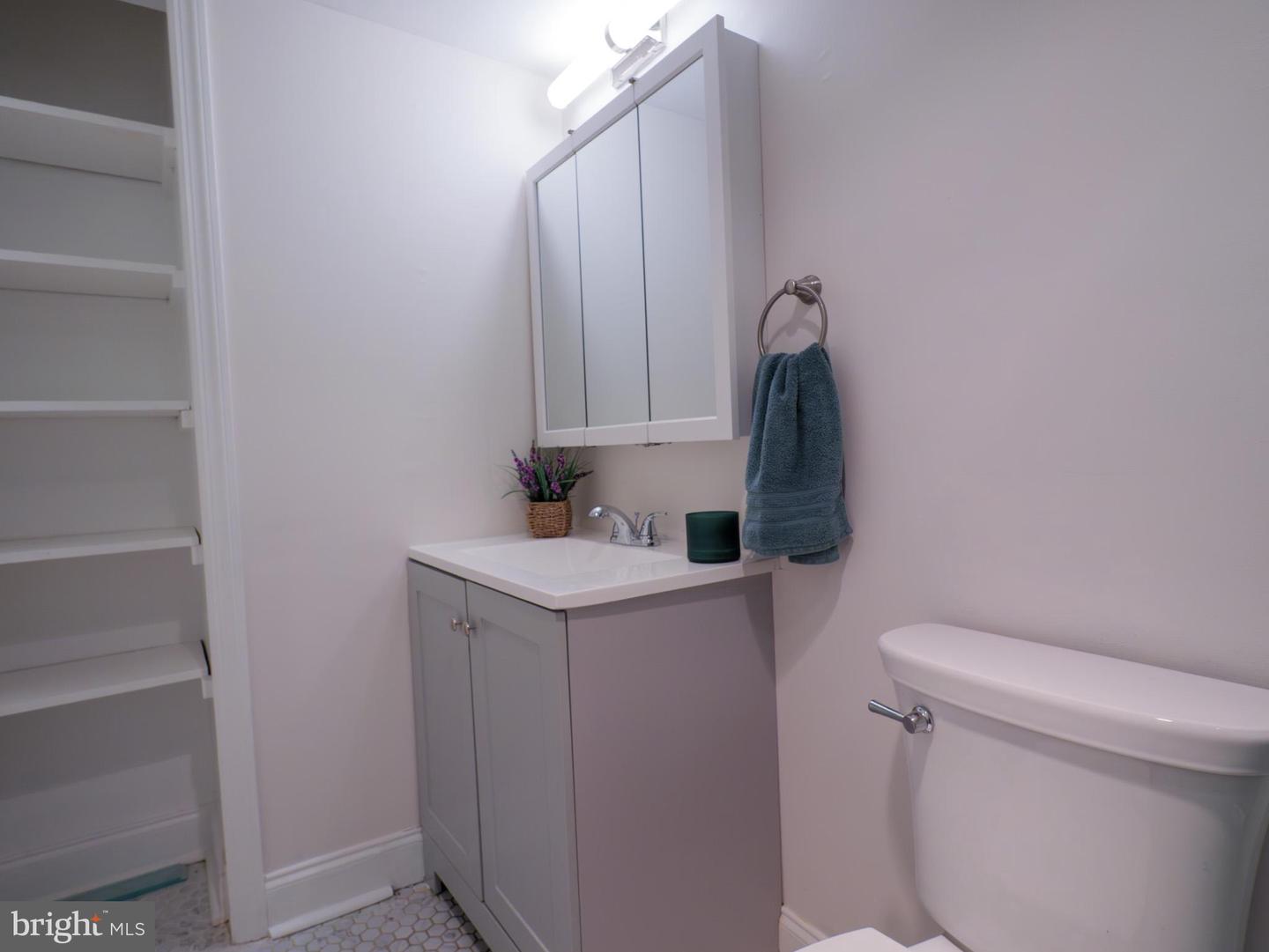 3376 WOODBURN RD #24, ANNANDALE, Virginia 22003, 1 Bedroom Bedrooms, ,1 BathroomBathrooms,Residential,For sale,3376 WOODBURN RD #24,VAFX2255848 MLS # VAFX2255848