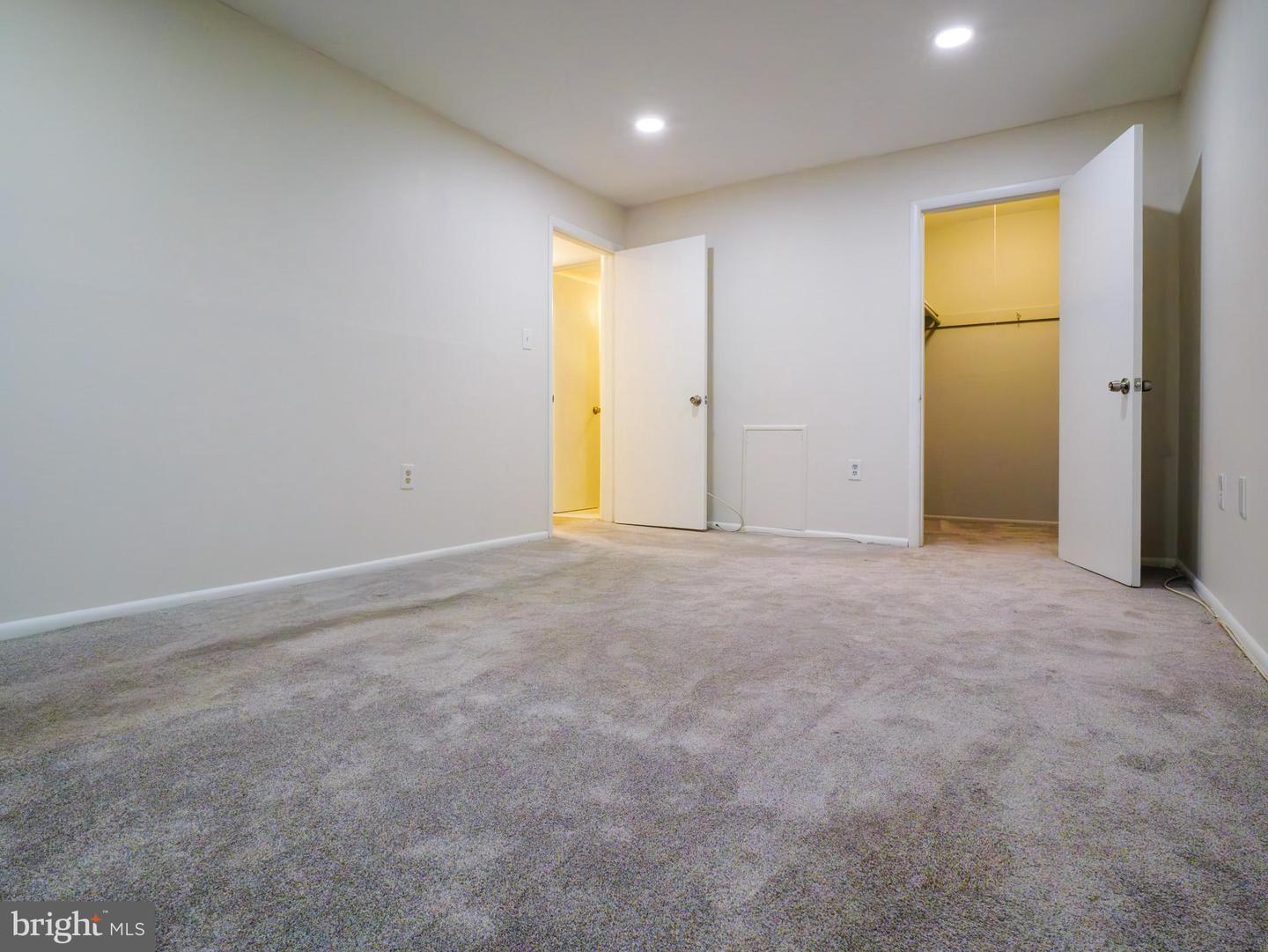 3376 WOODBURN RD #24, ANNANDALE, Virginia 22003, 1 Bedroom Bedrooms, ,1 BathroomBathrooms,Residential,For sale,3376 WOODBURN RD #24,VAFX2255848 MLS # VAFX2255848